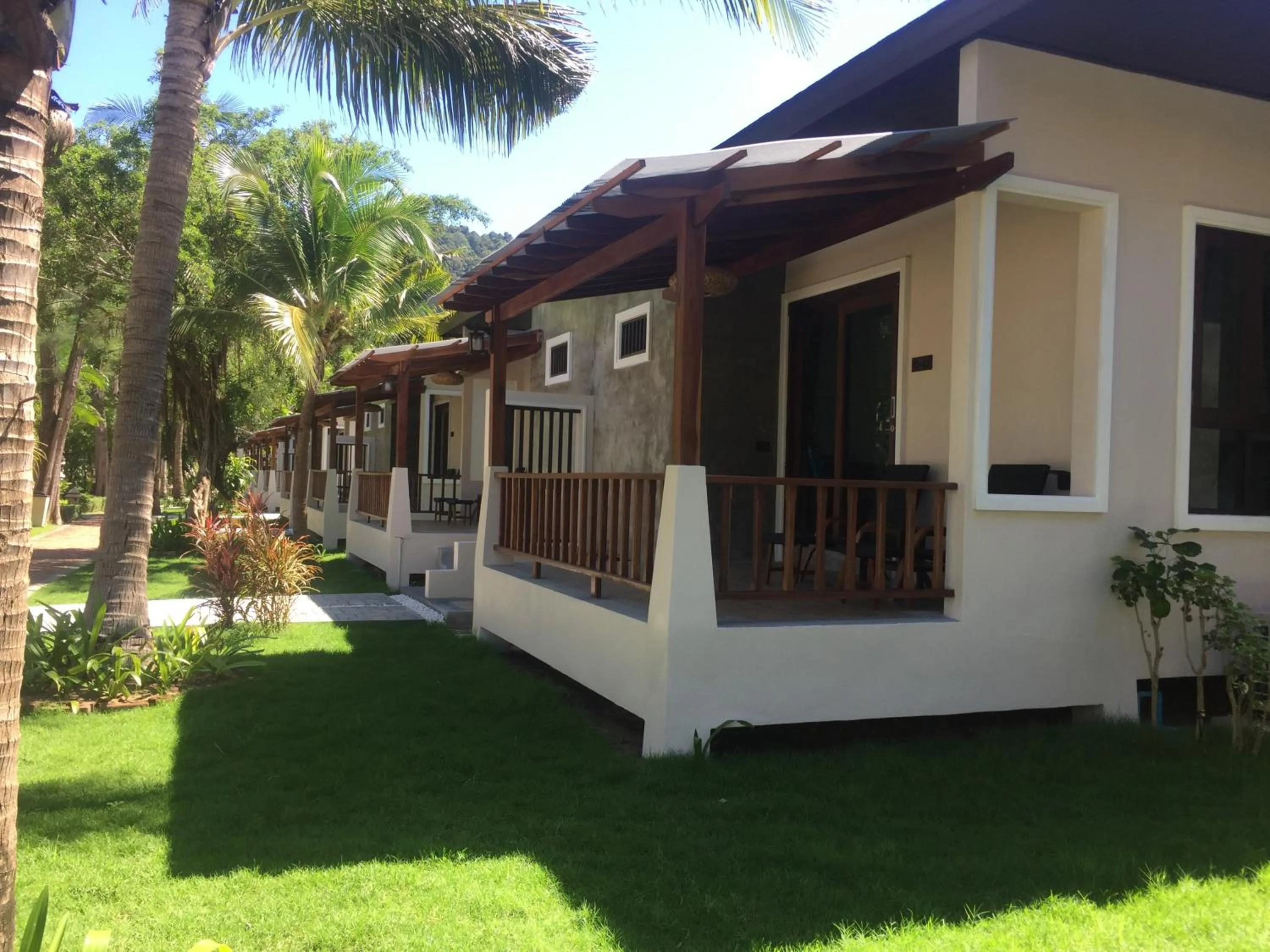 Deluxe Family Room in Southern Lanta Resort