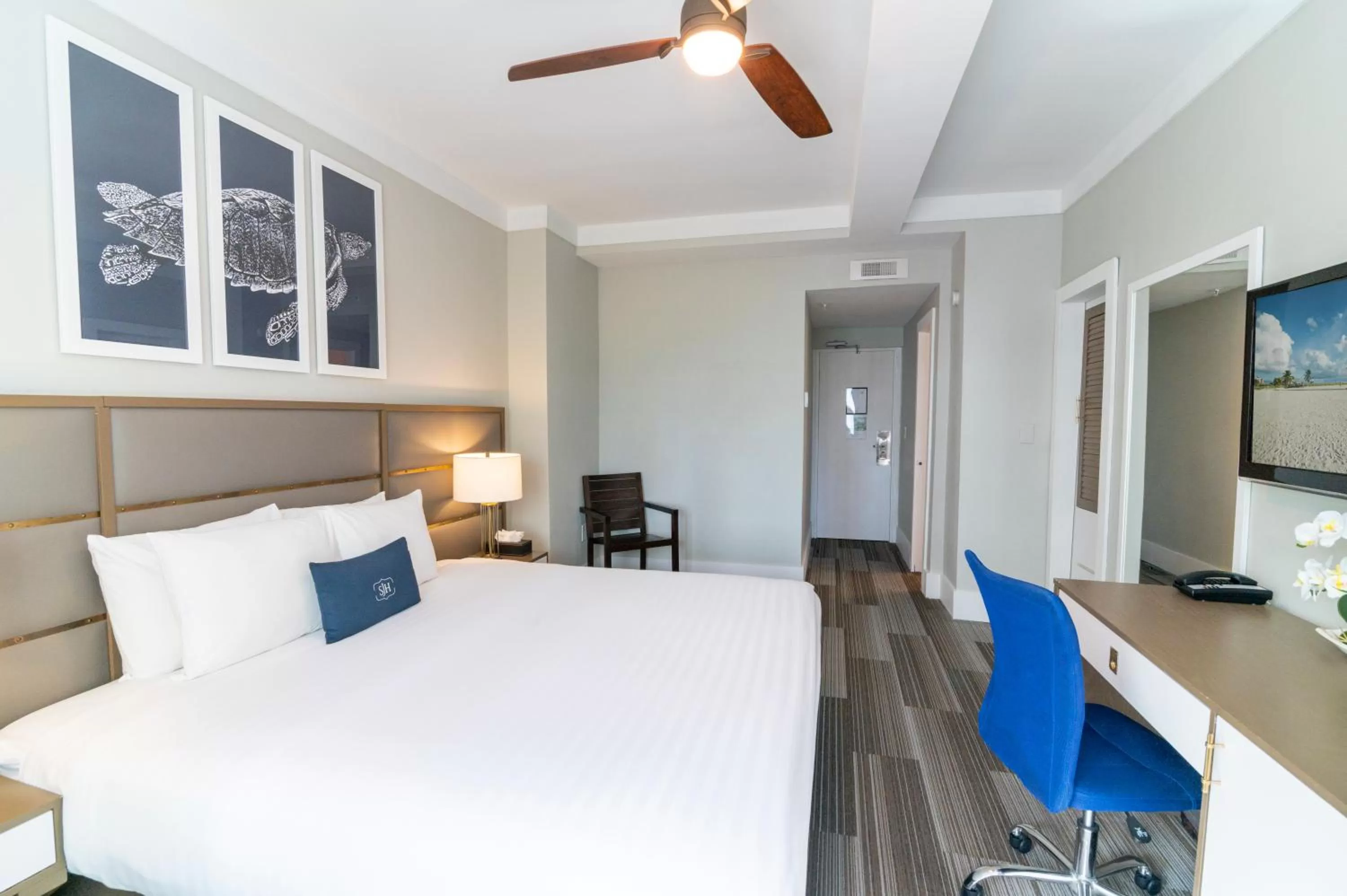 Superior King Room in San Juan Hotel Miami Beach