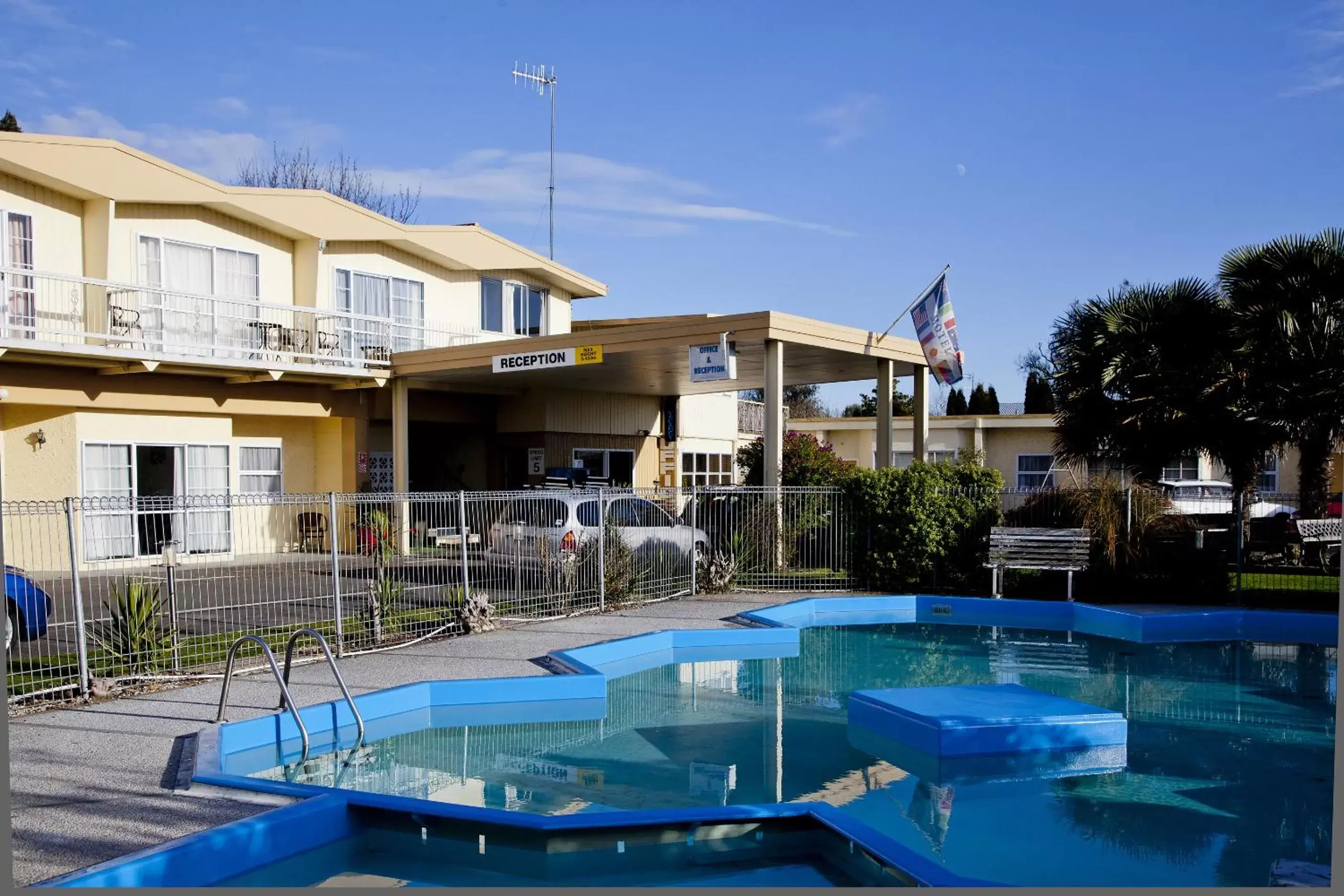 Apple Motor Inn Apple Motor Inn