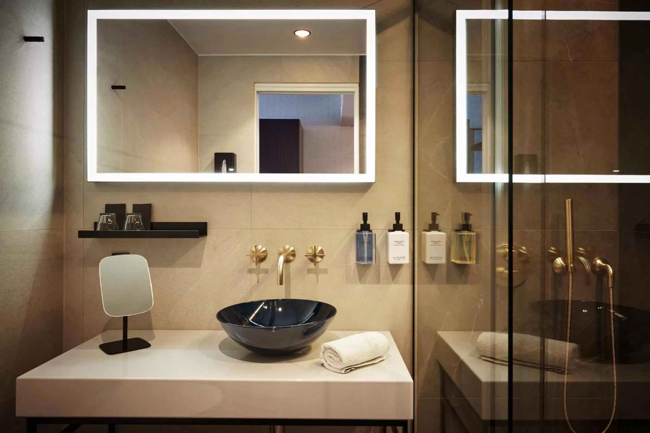 Deluxe Double Room in WIDE Hotel