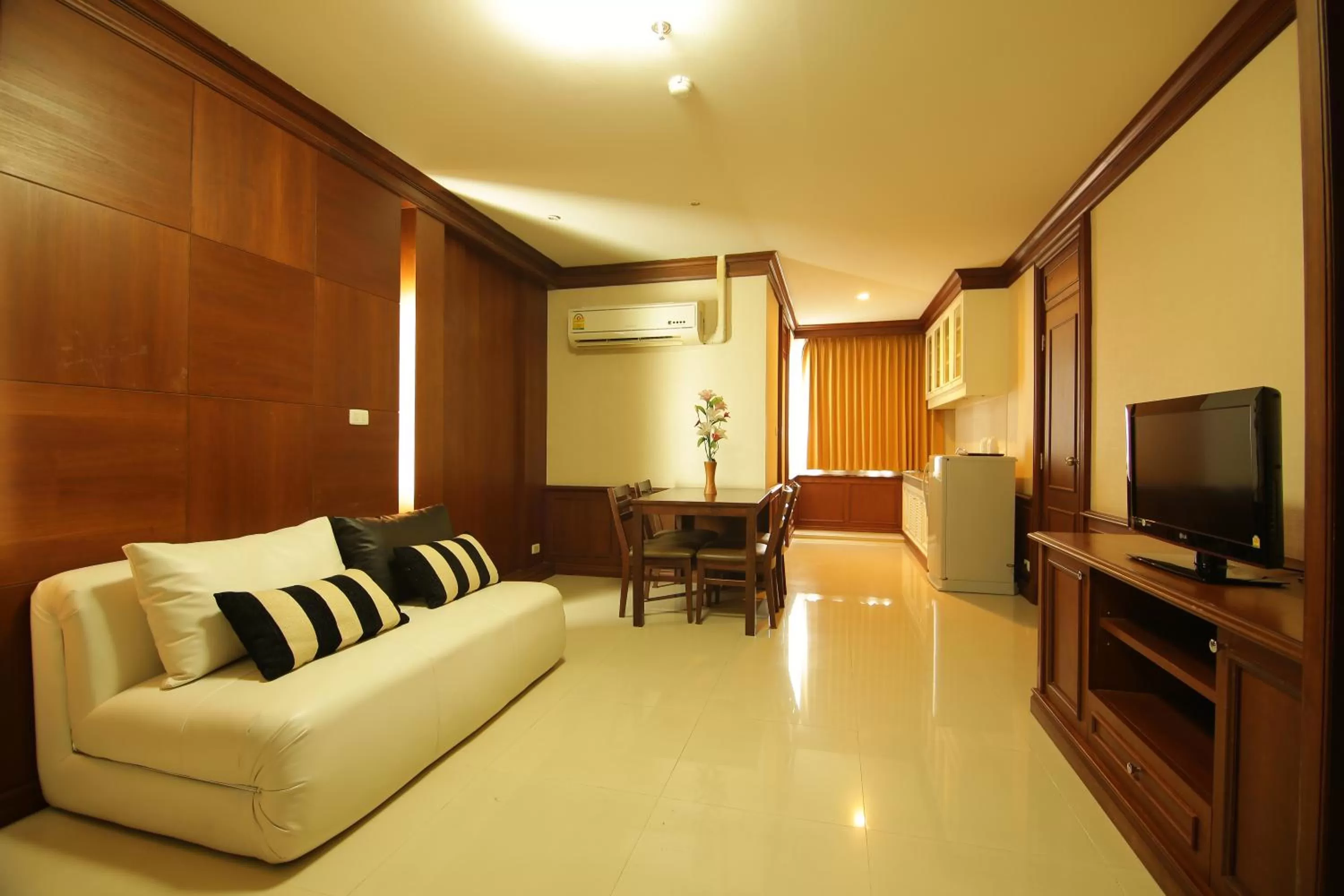 King Suite in Convenient Park Bangkok