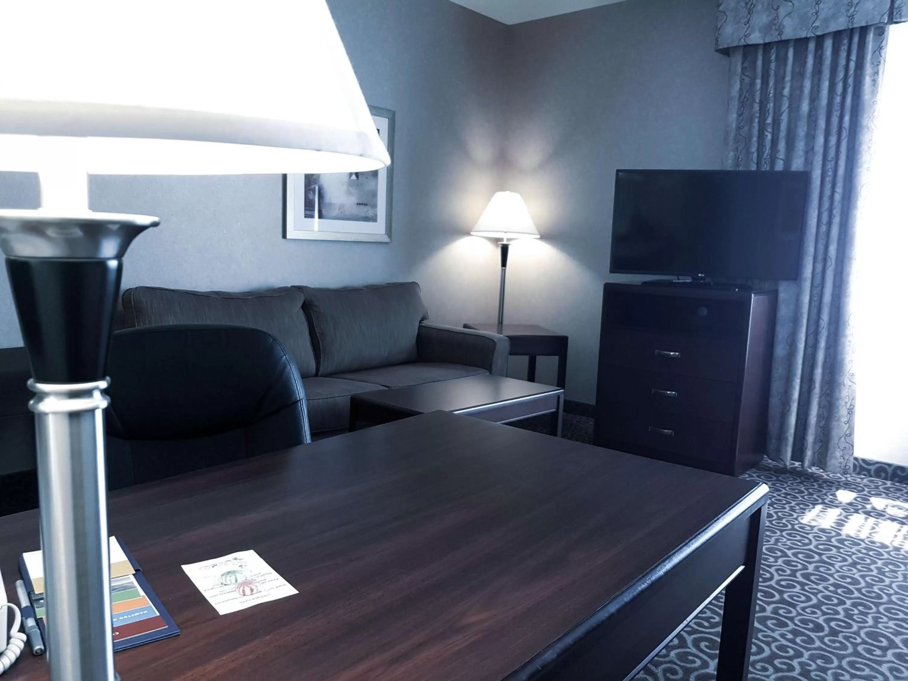 King Studio in Hampton Inn & Suites by Hilton Edmonton International Airport