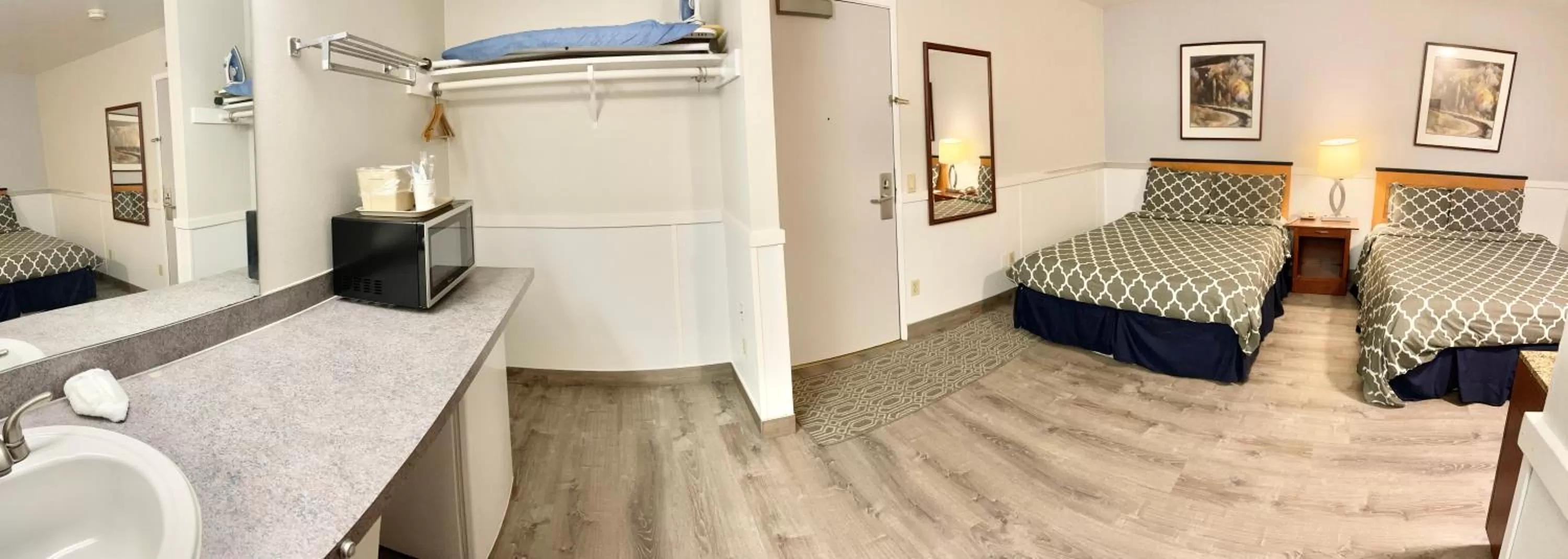 Double Room with Two Double Beds - Non-Smoking in Americas Inn & Suite