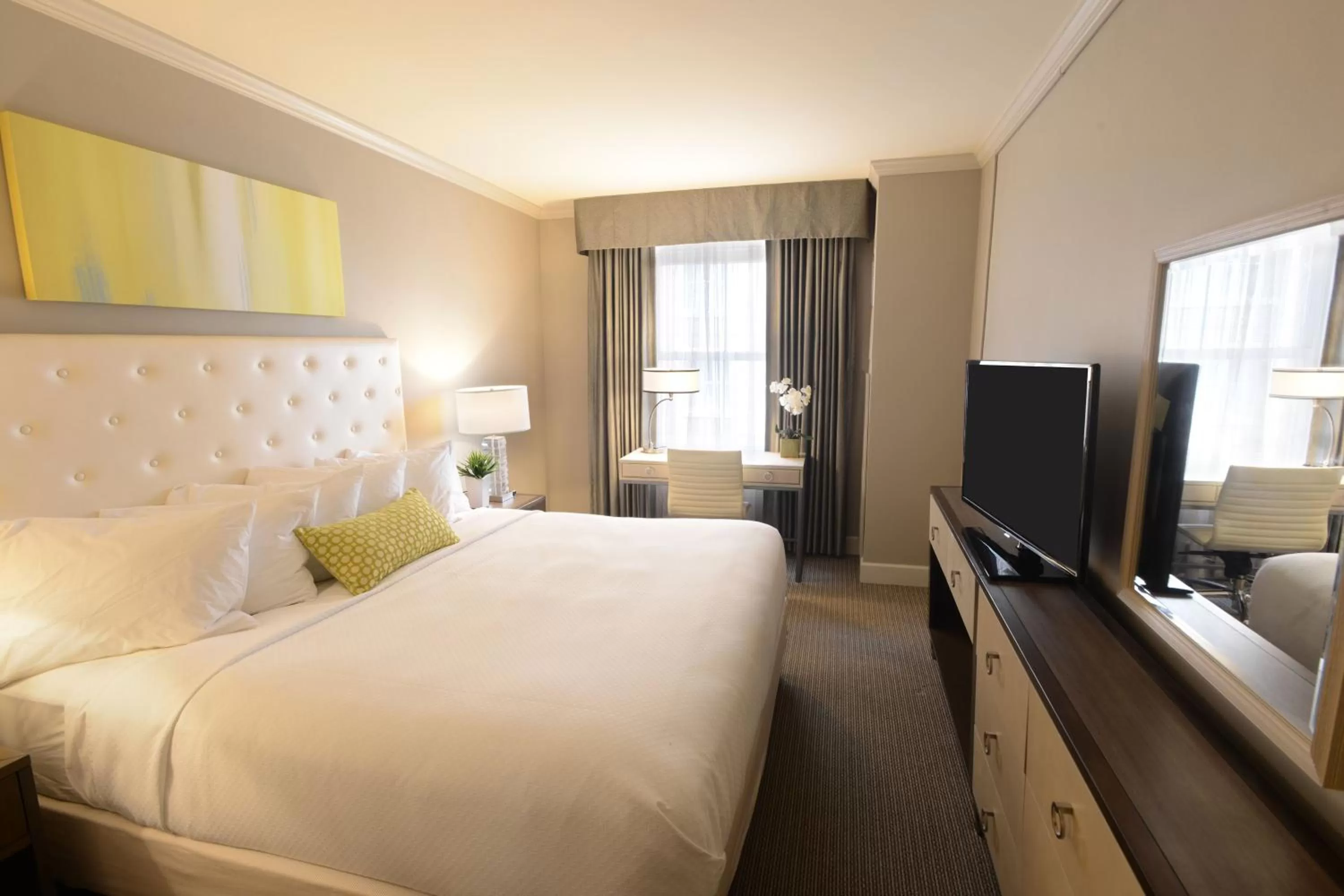 Business Room, Guest room, 1 King in Magnolia Hotel St. Louis, a Tribute Portfolio Hotel