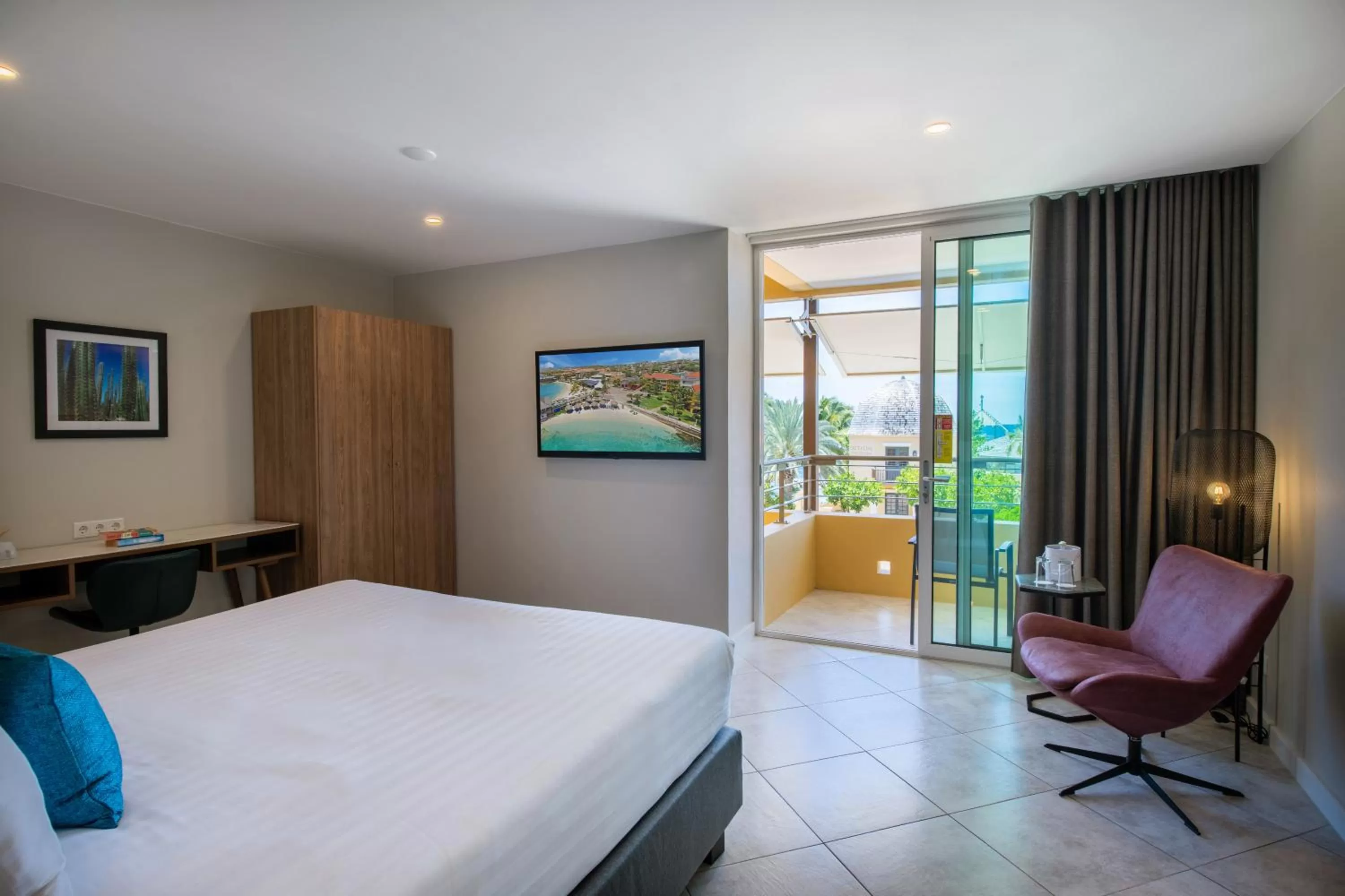 Double Preferred Room - Octagon in Curacao Avila Beach Hotel