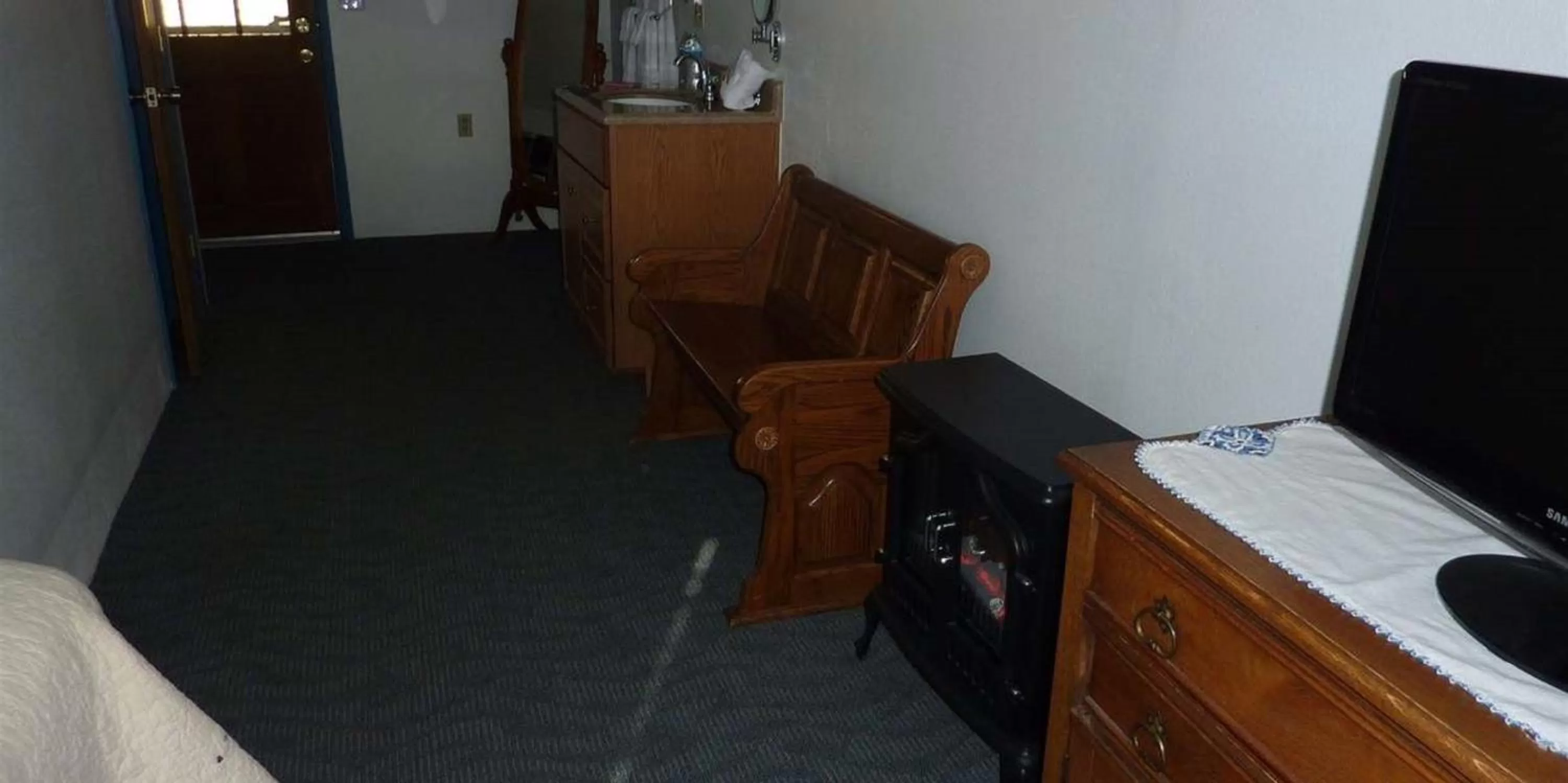 Junior Suite in Sugarloaf Mountain Motel