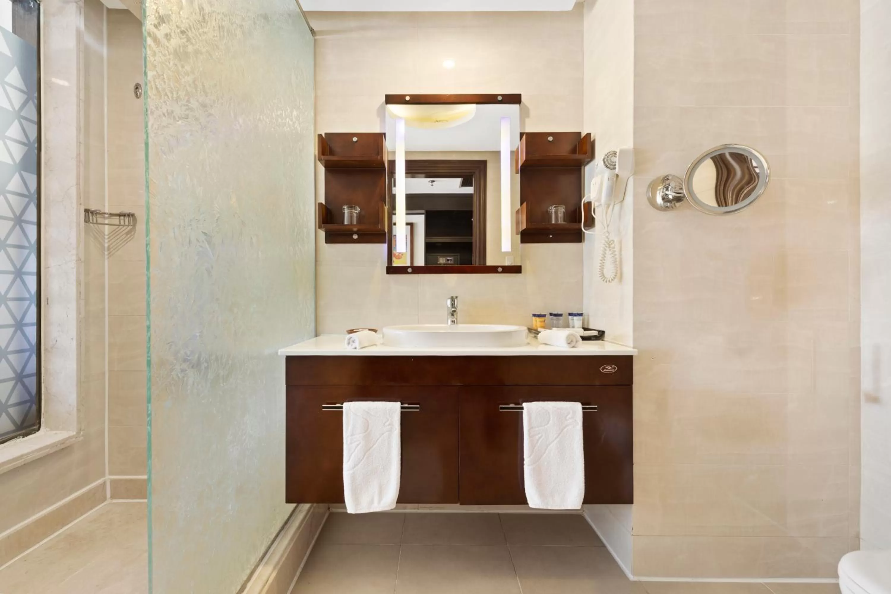 Deluxe Room in Pickalbatros White Beach Resort - Hurghada