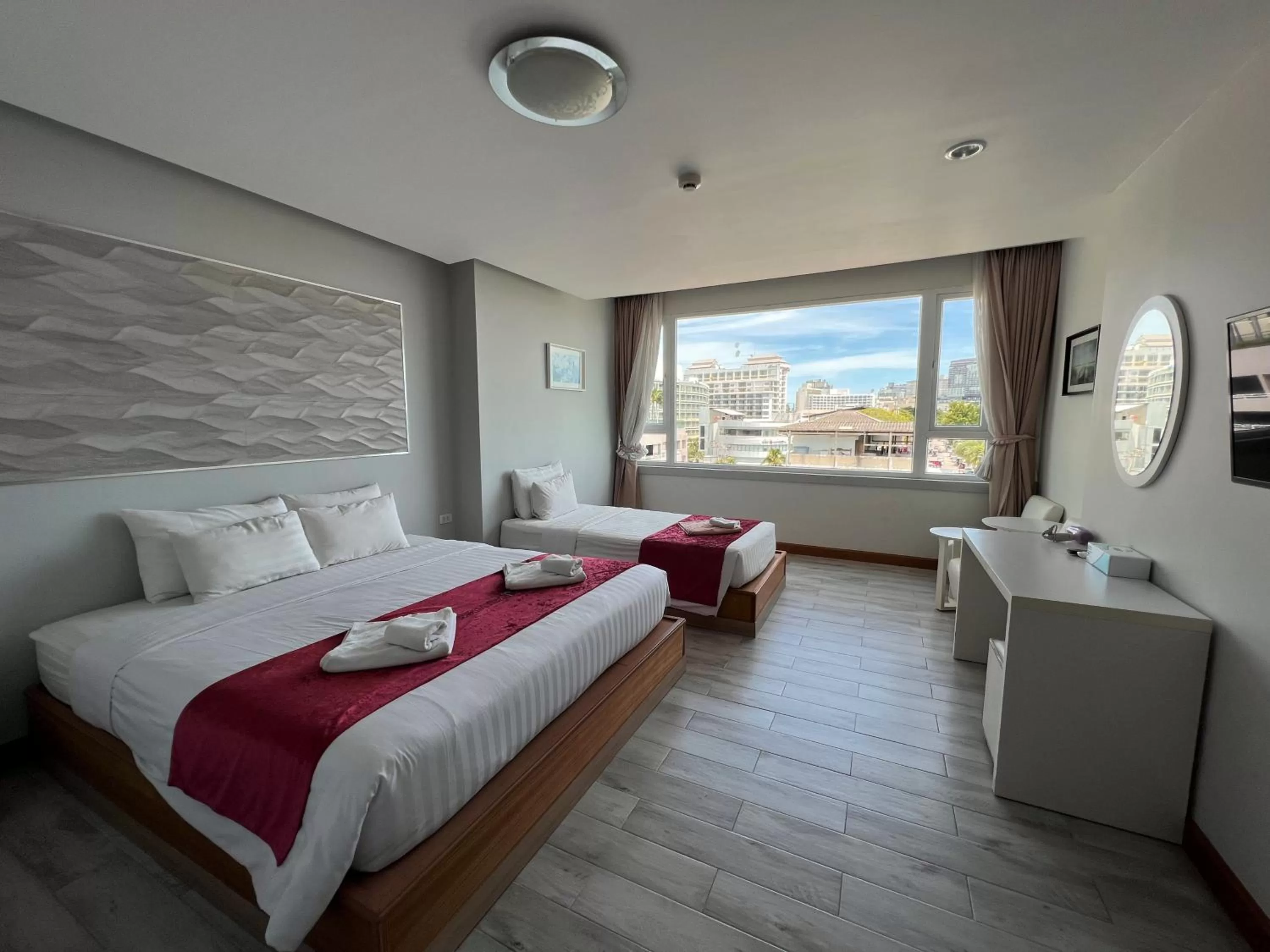 Triple Room with View in The Beach Front Resort, Pattaya