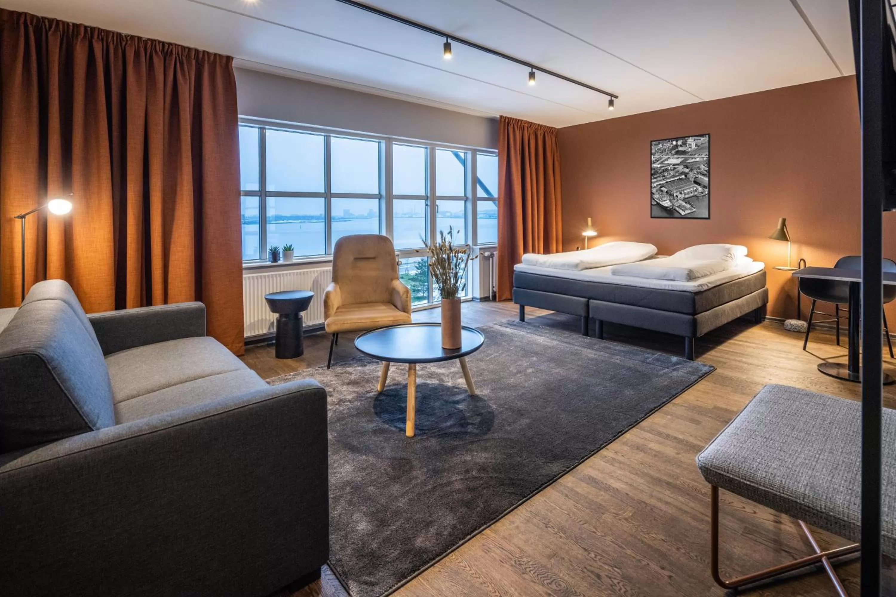 Suite with Sea View - single occupancy in Pier 5 Hotel