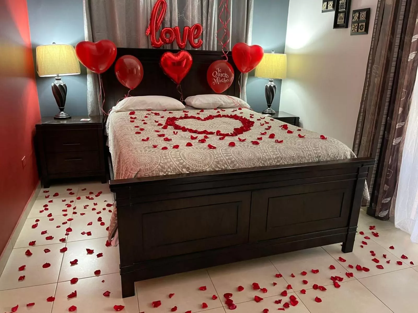 Queen Room with Pool View - single occupancy in Refugio de la Montaña B&B