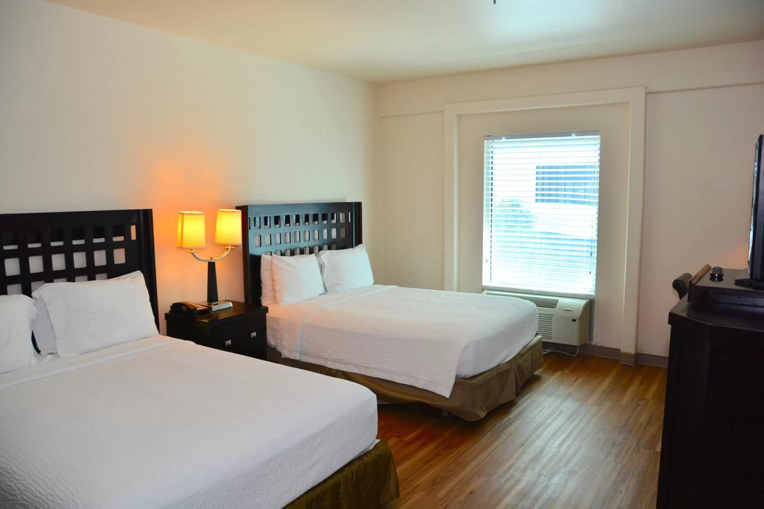 Queen Room with Two Queen Beds in Sunchase Inn & Suites