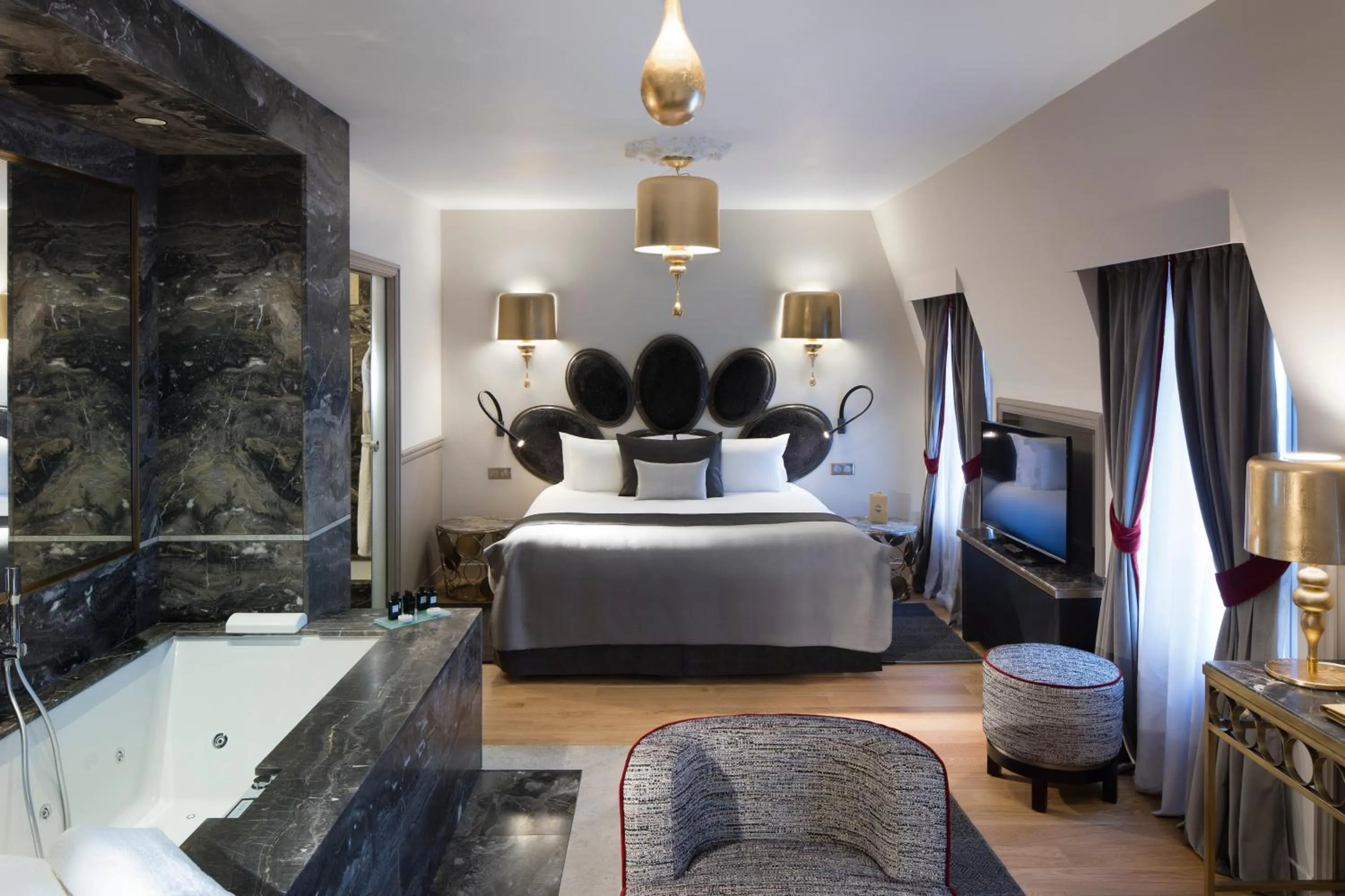 Junior Suite Rivoli in Hotel Lumen Paris Louvre