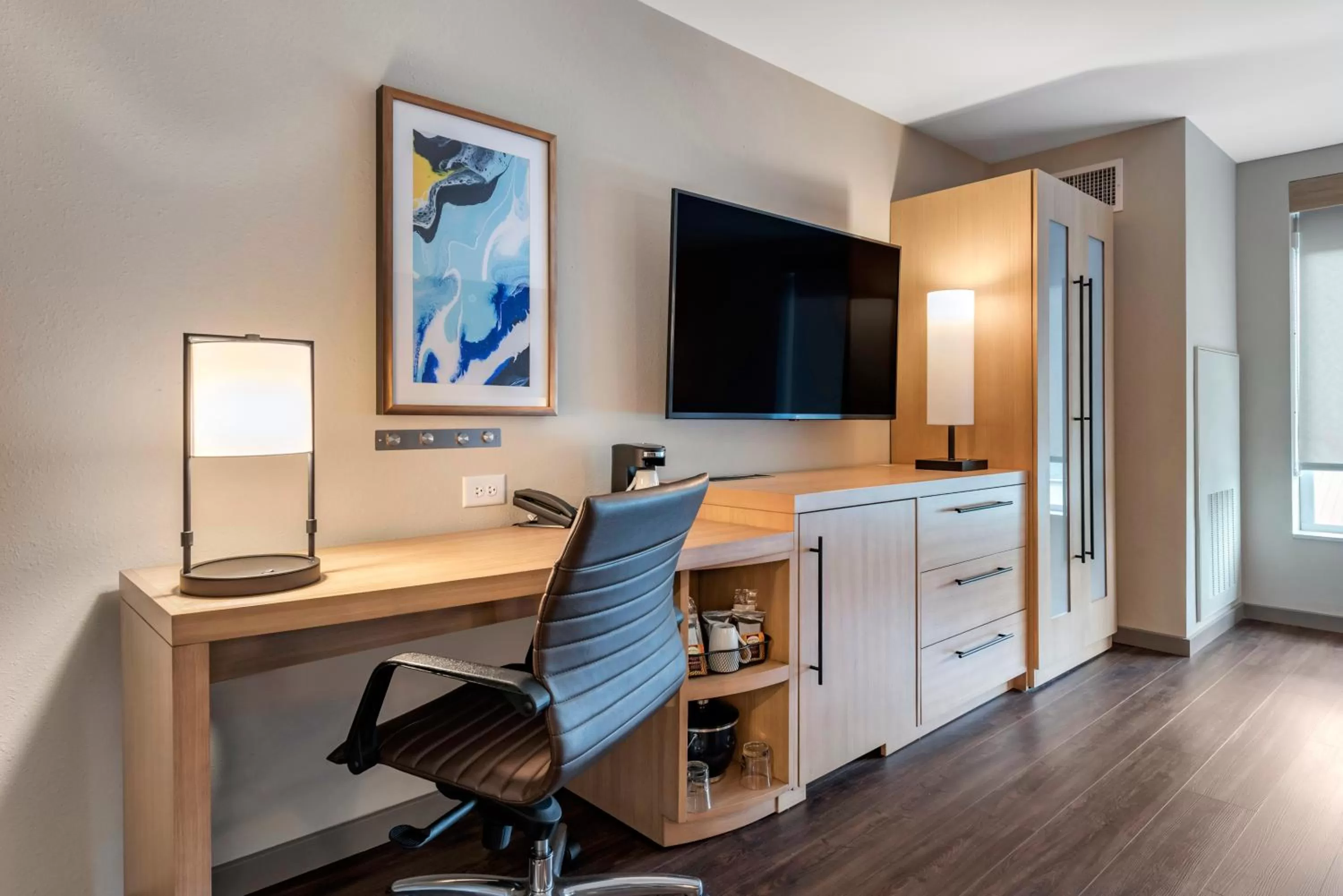 Standard King Room with Sofa Bed in Hyatt Place Indianapolis Carmel