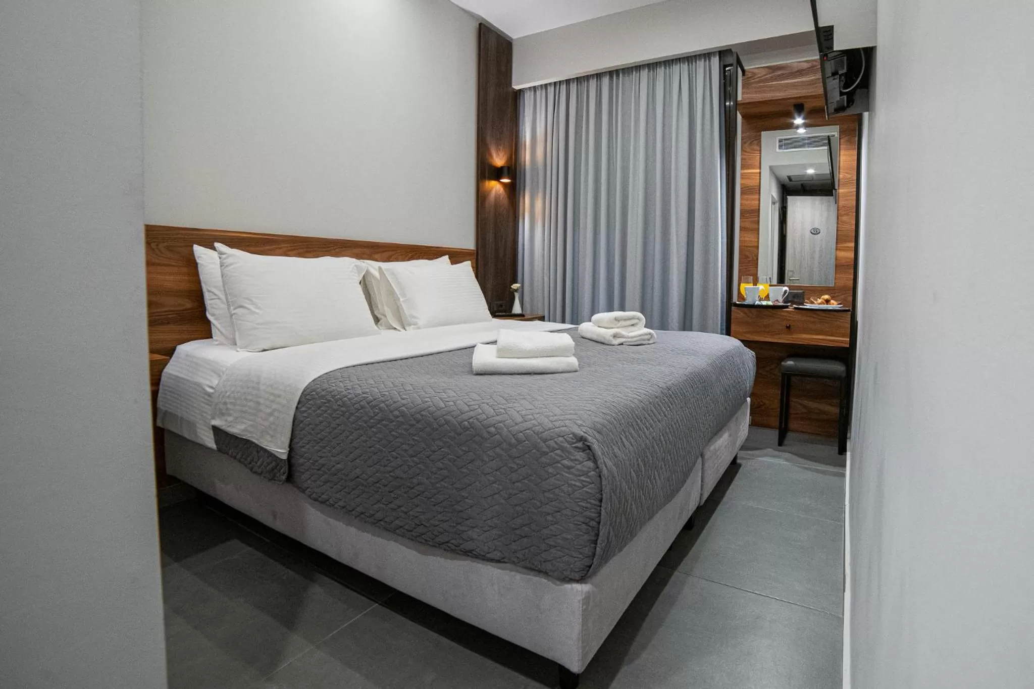 Deluxe Single Room in Argo Hotel Piraeus