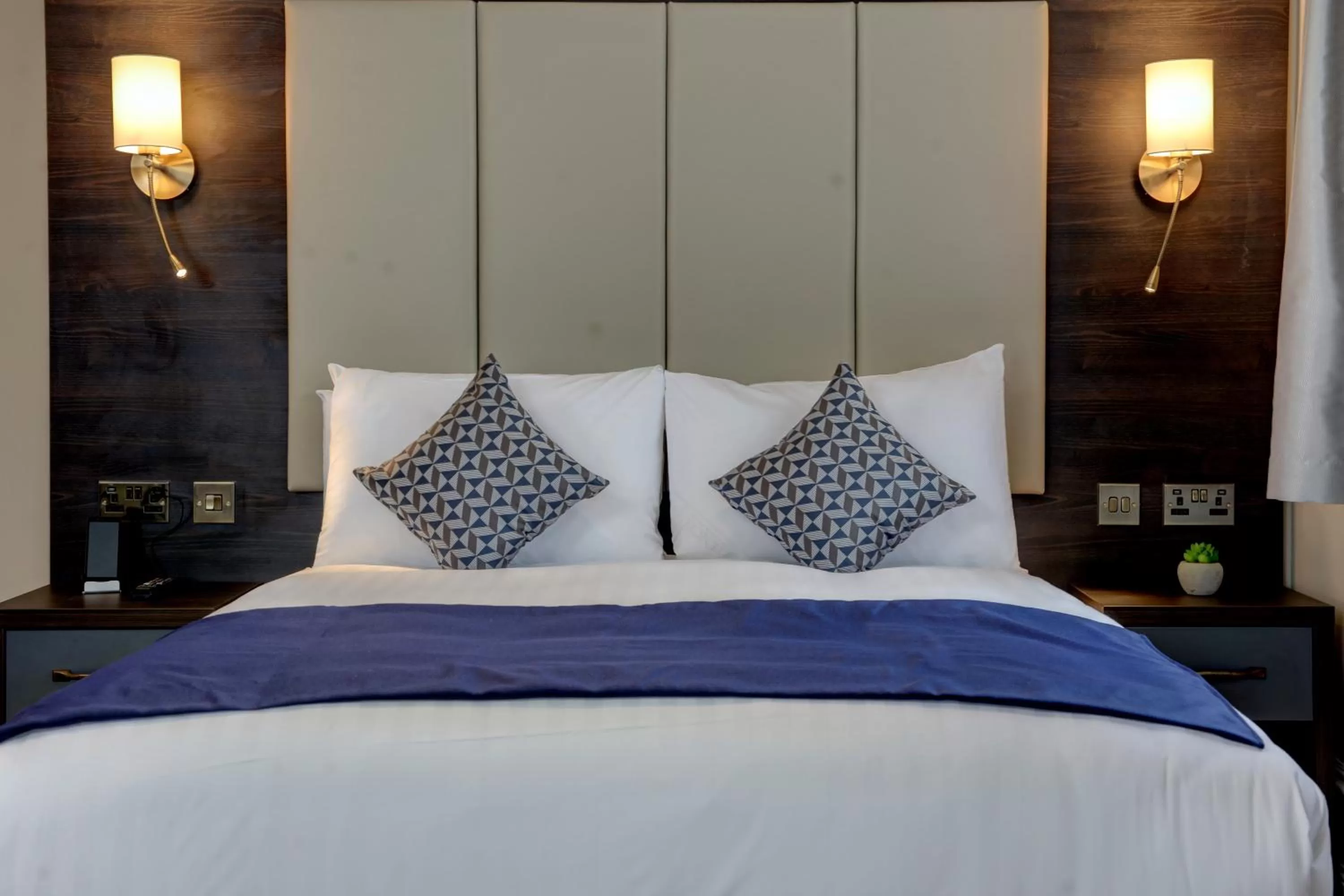 Business King Room - Non-Smoking in Trafford Hall Hotel Manchester, Trademark Collection by Wyndham