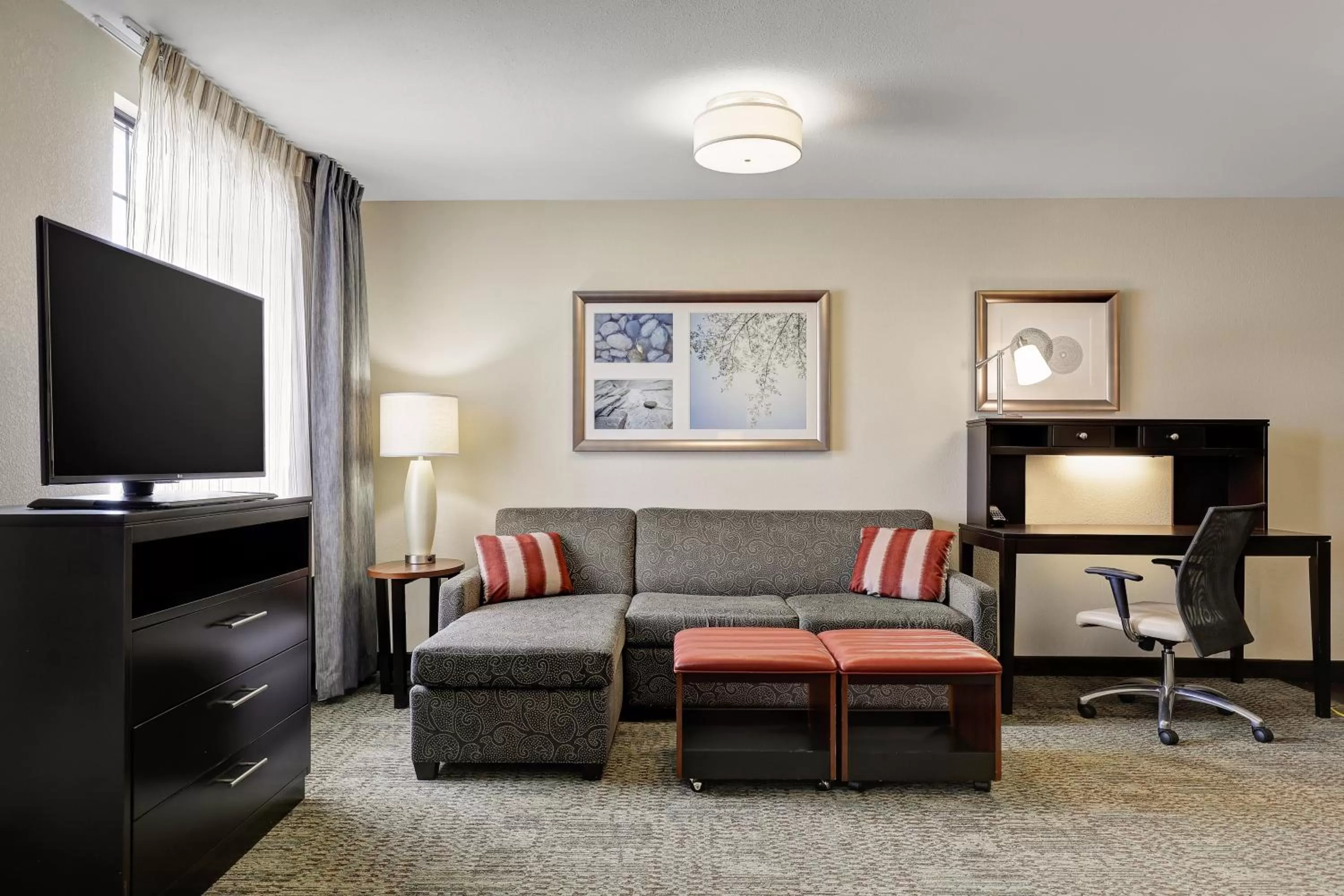 Studio Queen Suite with Communications Accessible Tub in Staybridge Suites Washington D.C. - Greenbelt by IHG