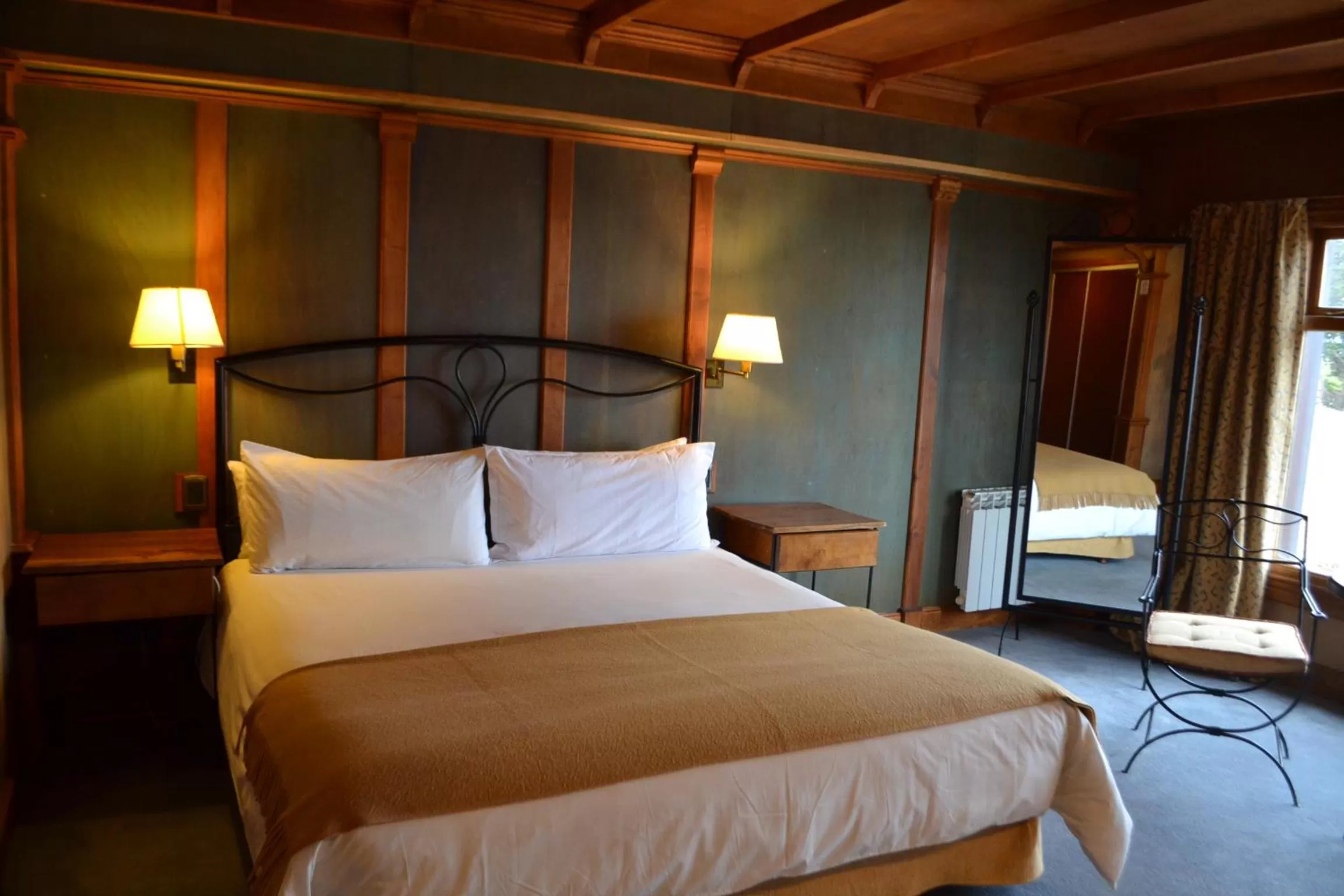 Double Room with Sea View in Los Ñires Ushuaia