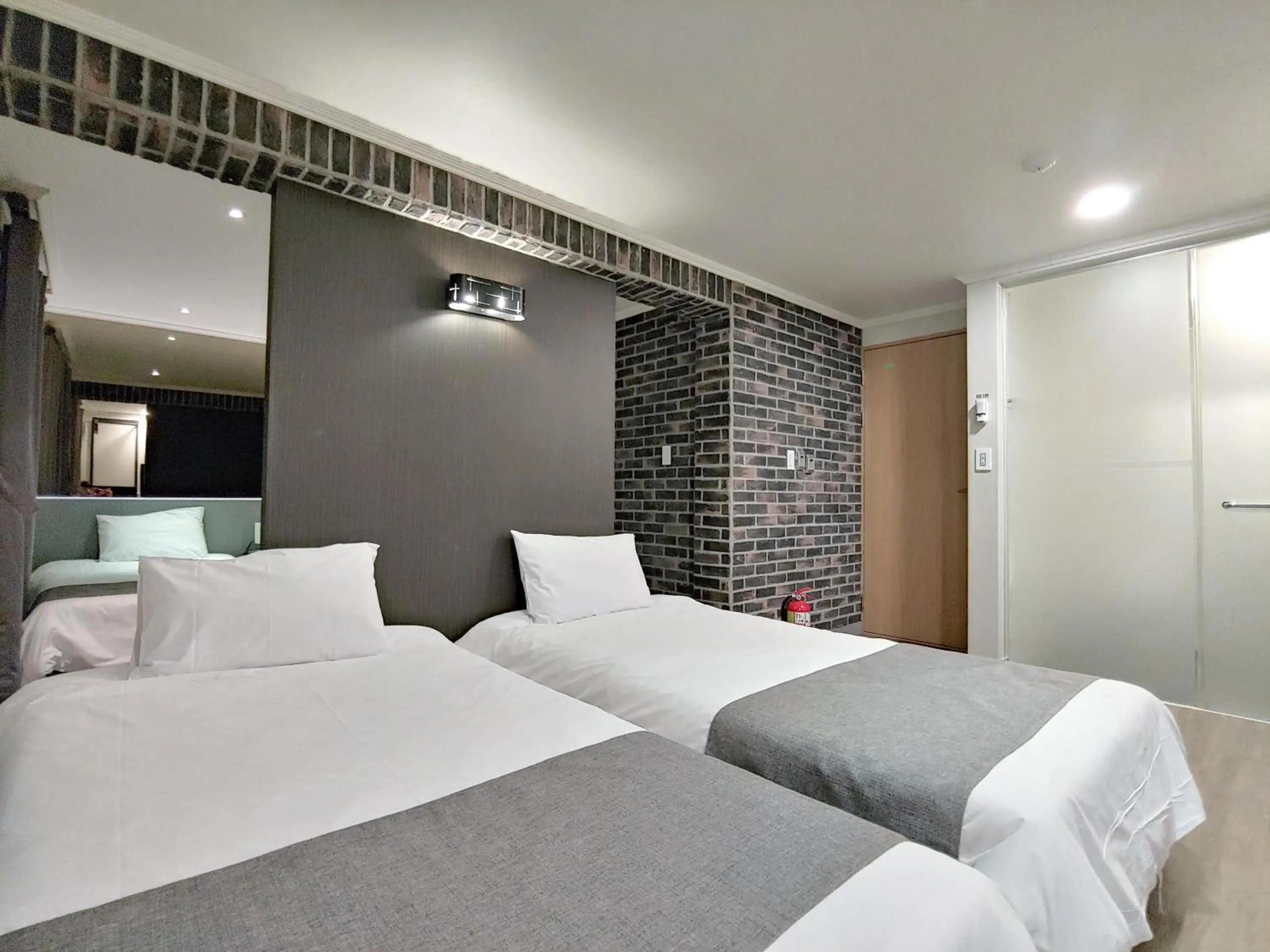 Superior Quadruple Room in Hotel Tong Yeondong Jeju