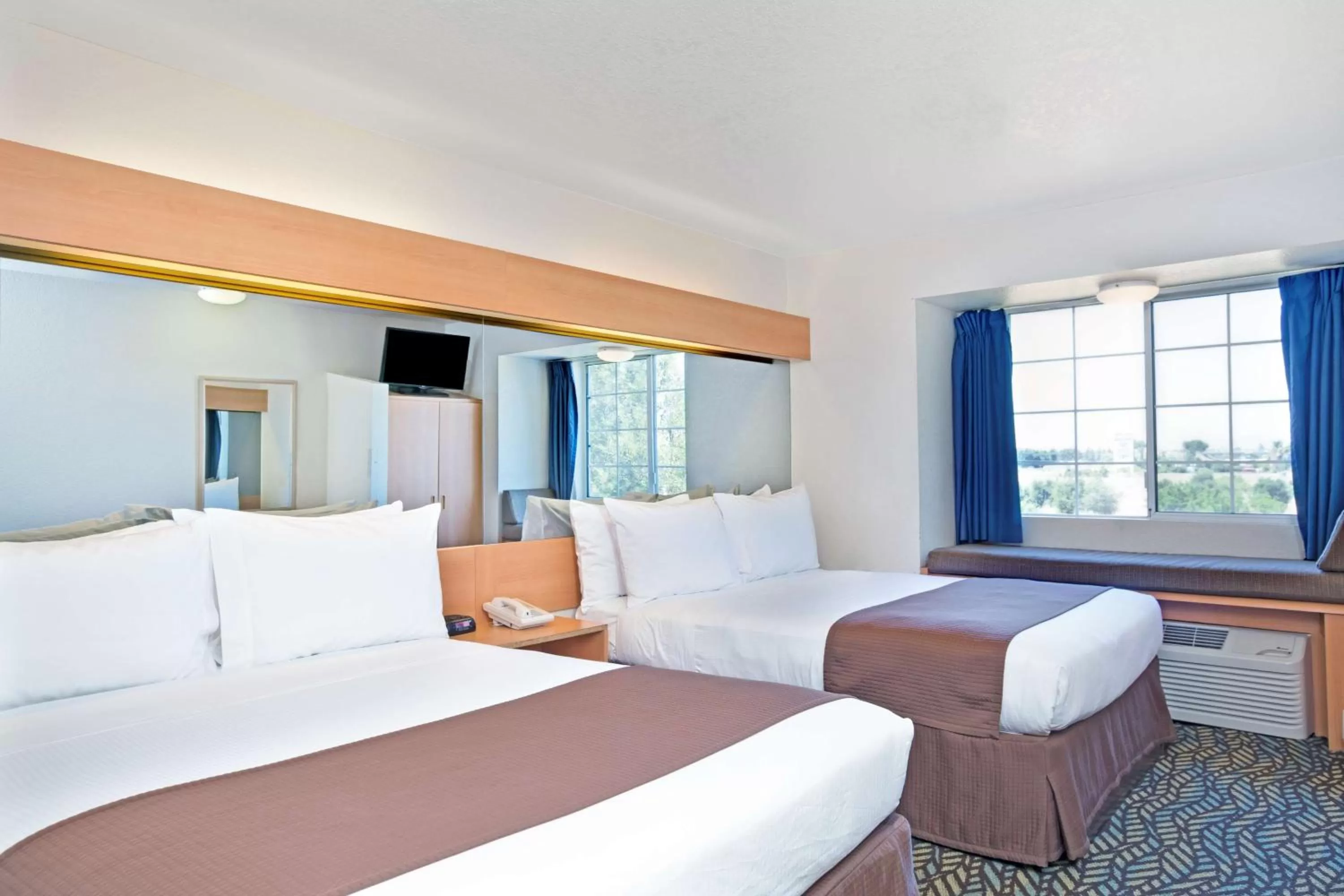 Queen Room with Sofa-bed - Disability Access/Non-Smoking in Microtel Inn & Suites, Morgan Hill