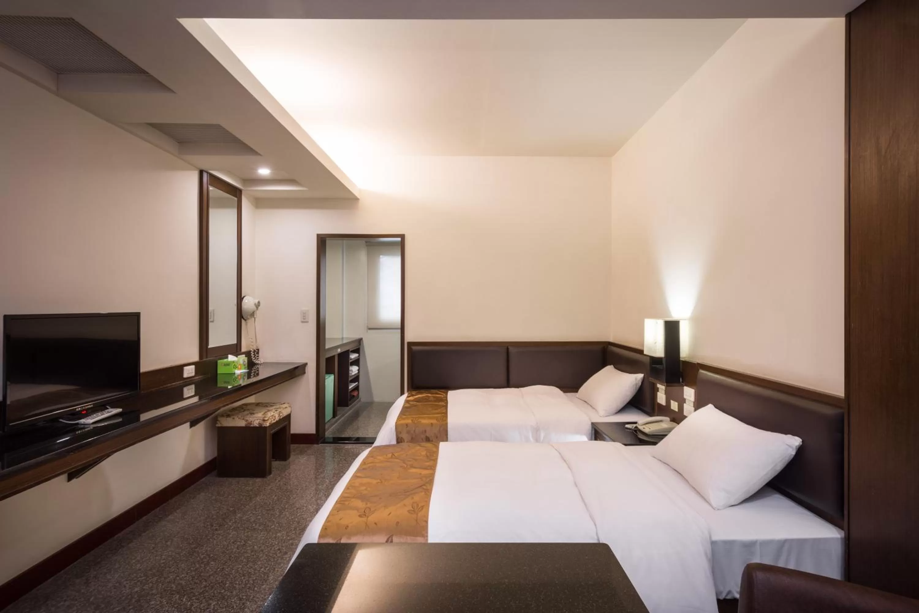 Superior Twin Room in Twinstar Hotel