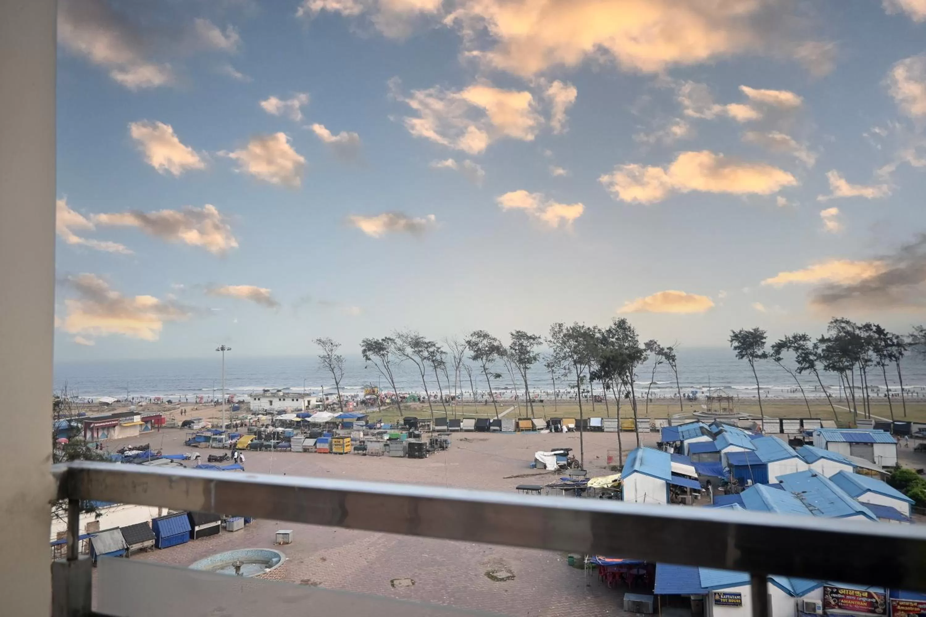 Queen Room with Sea View in Royal Sea View