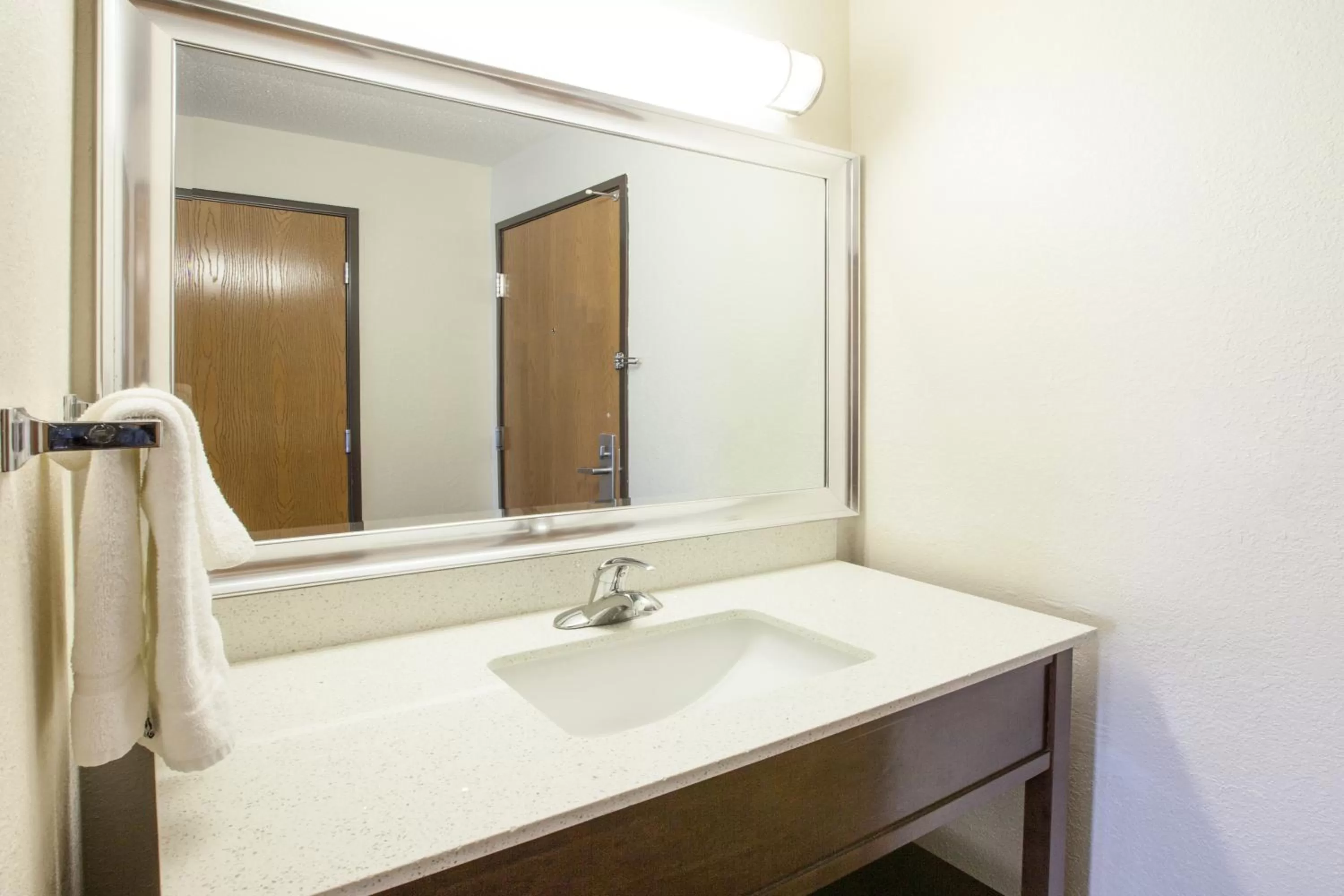 King Room - Non-Smoking in Baymont by Wyndham Auburn