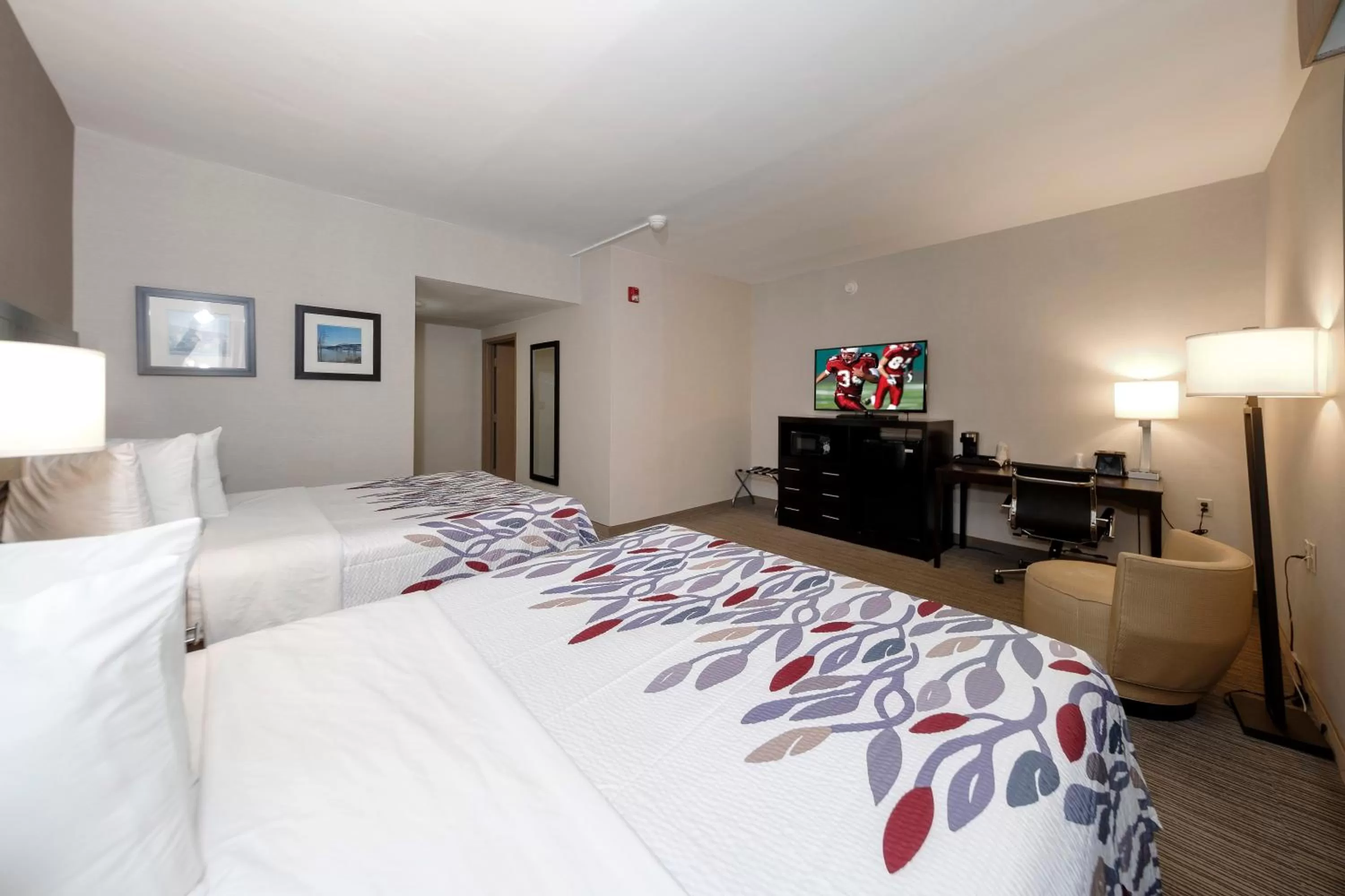 Suite with 2 Queen Beds with Lake View - Disability Access/Non-Smoking in Red Roof Inn & Suites Newburgh - Stewart Airport West Point