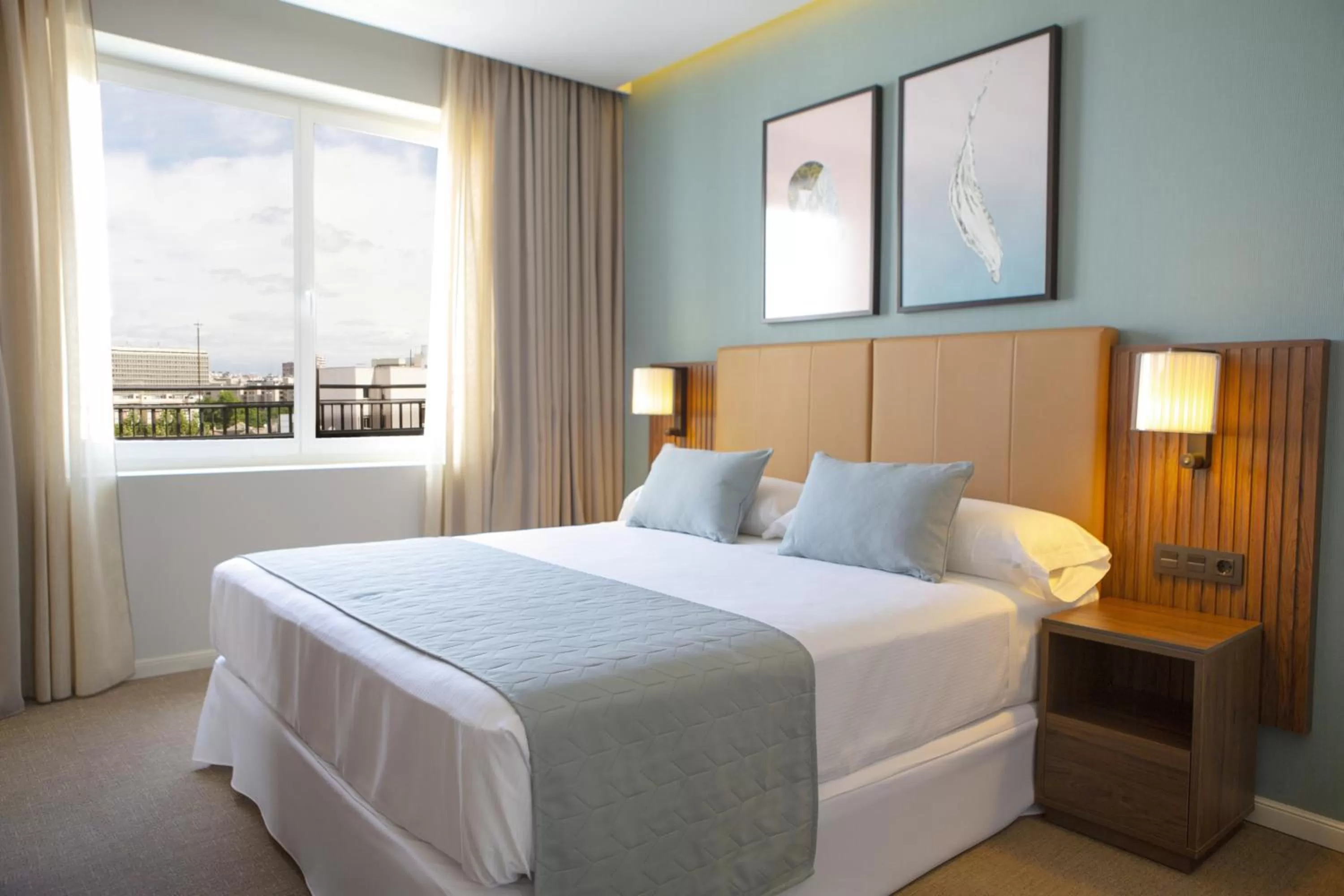 Deluxe King Room with Terrace in Riu Plaza España