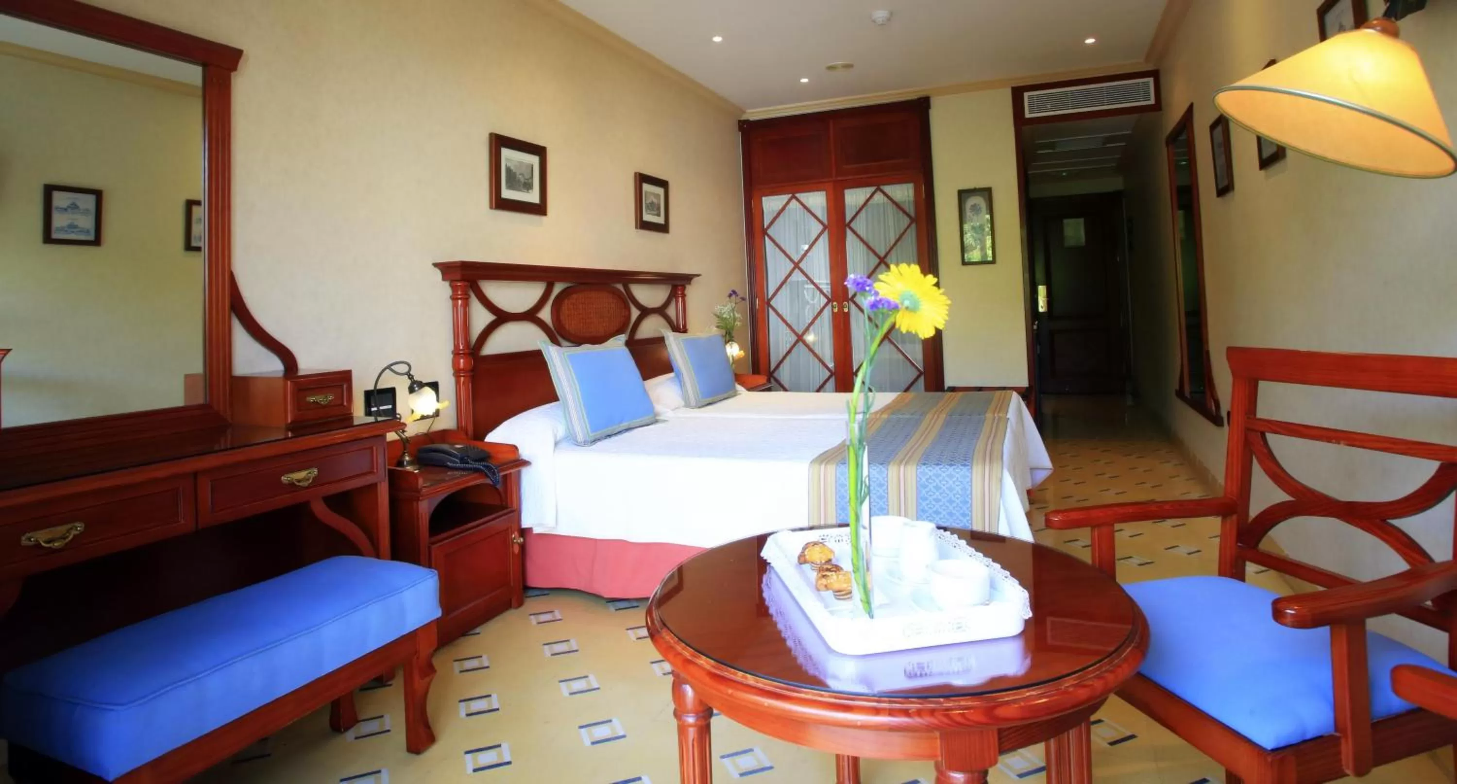 Double Room (1 Adult) in Hotel Reveron Plaza