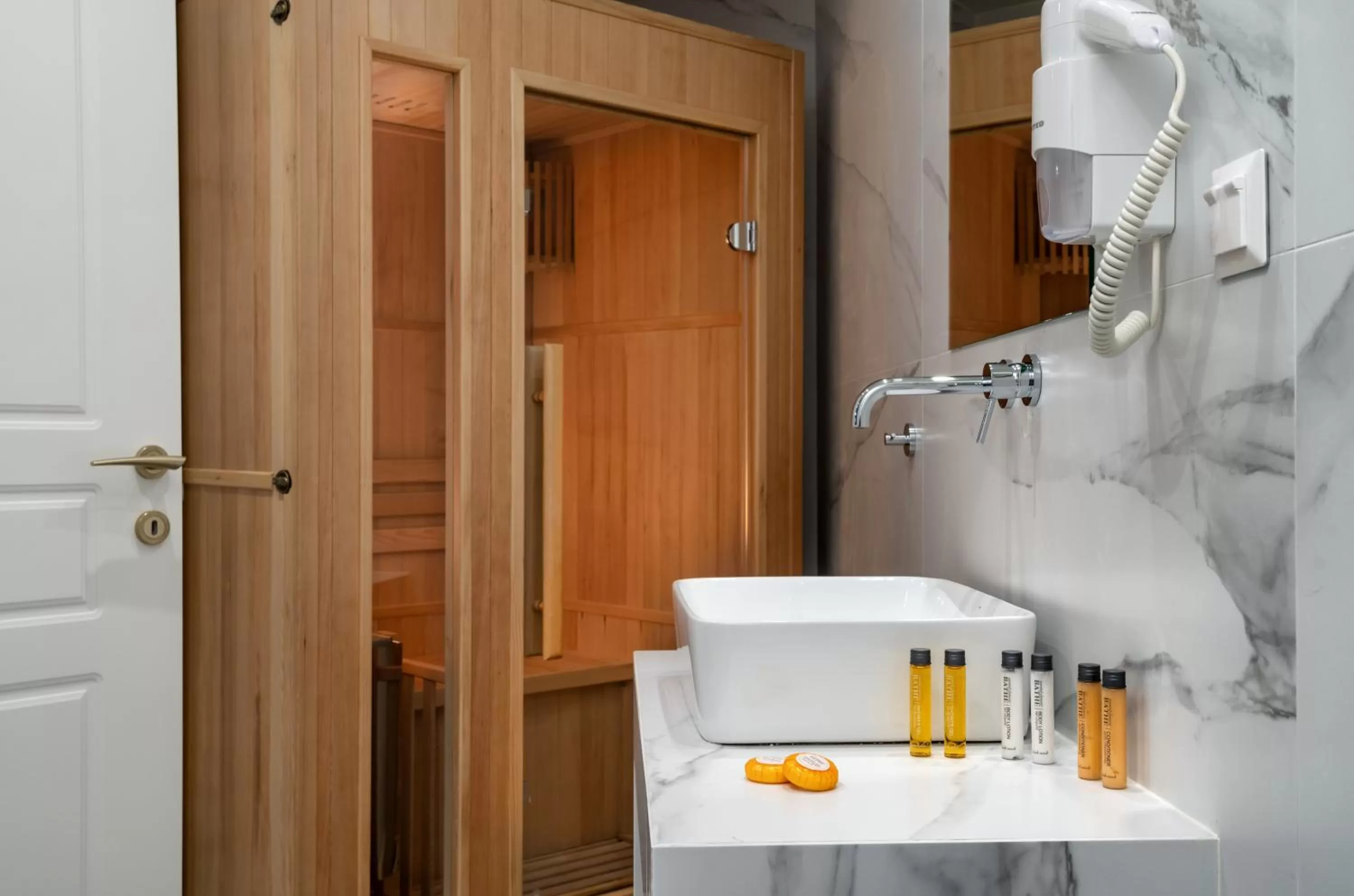 Suite with Sauna and Balcony in Evripidou Suites