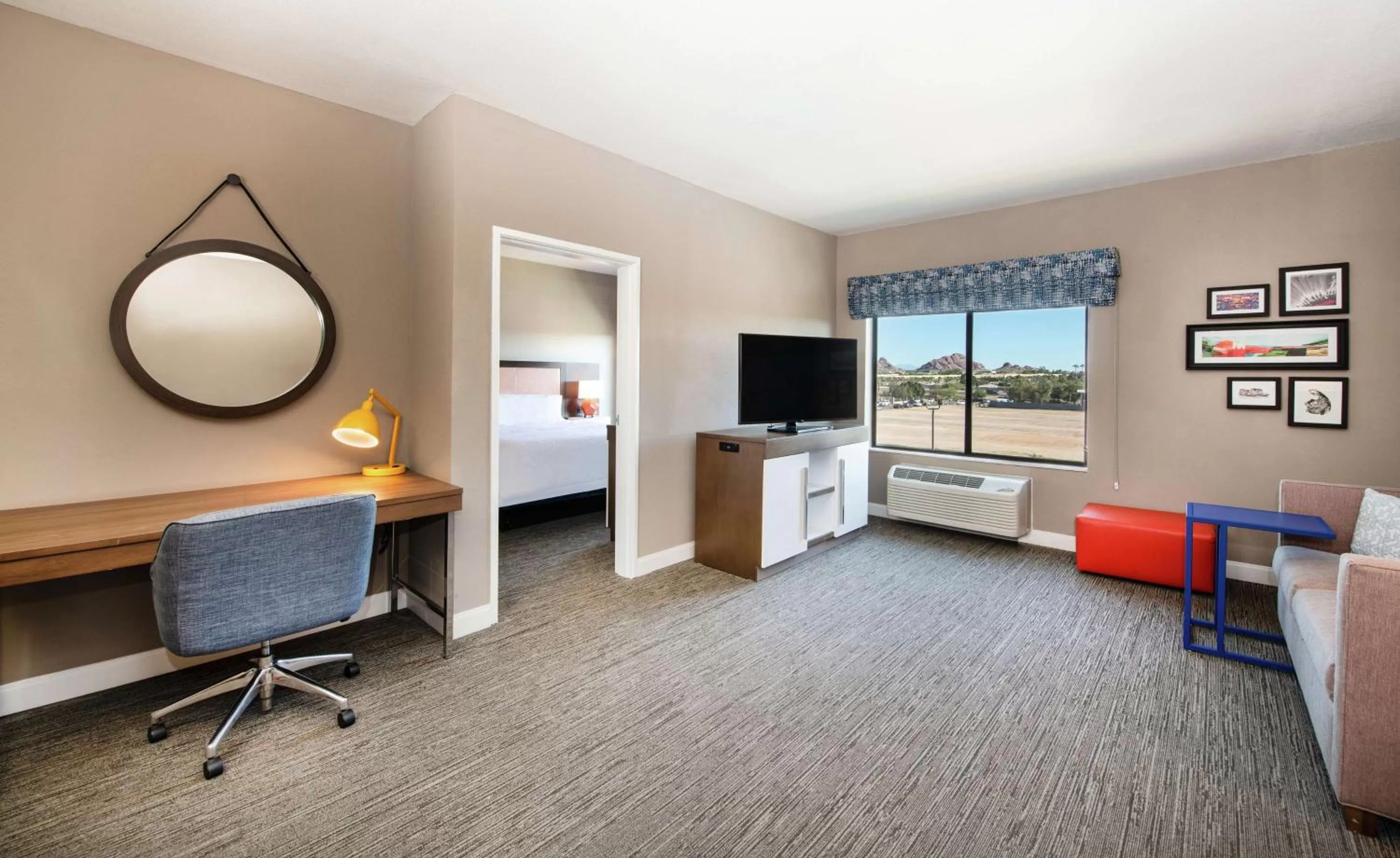 One-Bedroom Executive King Suite - Non-Smoking in Hampton Inn Phoenix Airport North