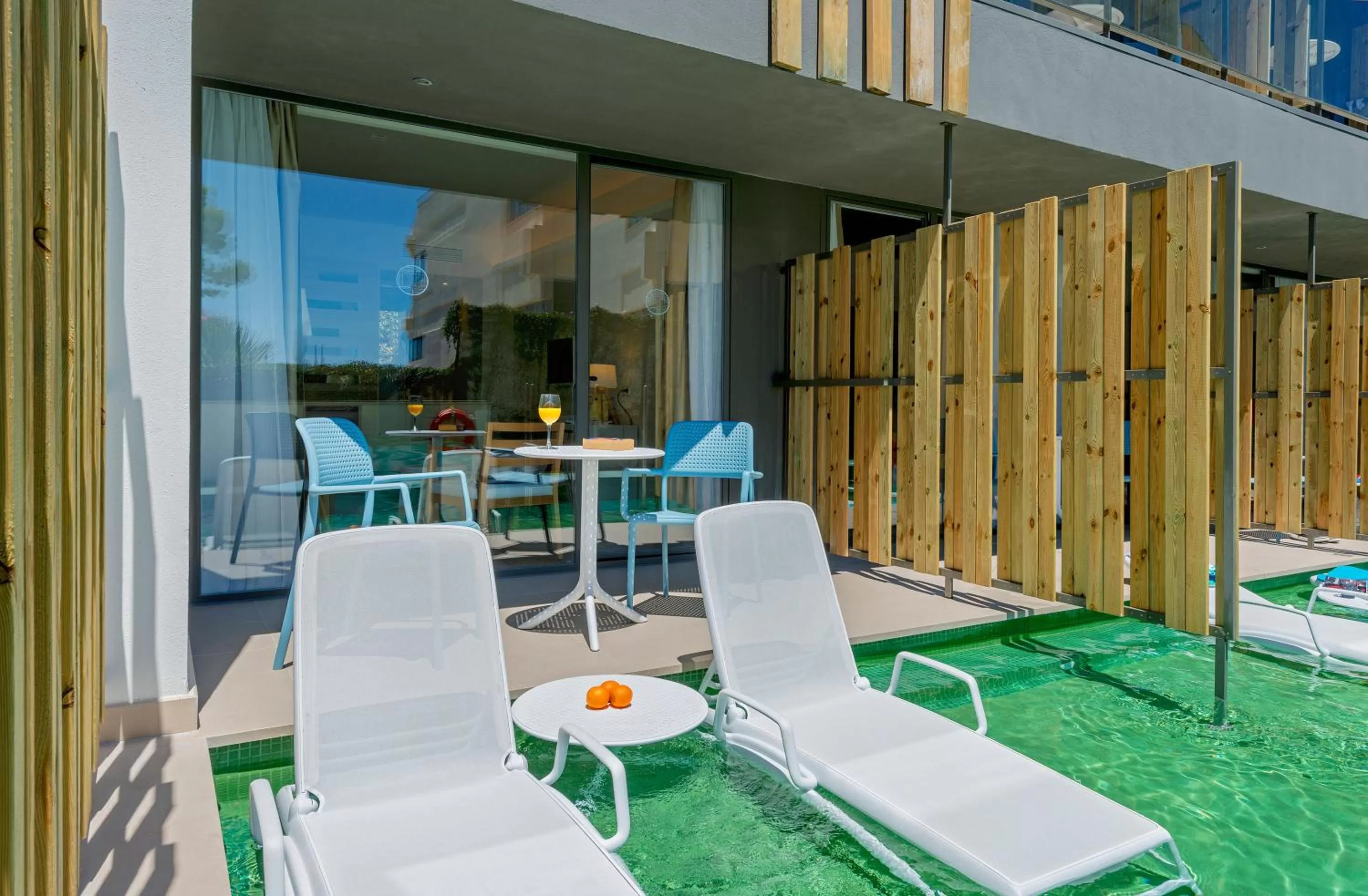 Double Swim Up Room (2 Adults) in FERGUS Style Palmanova - Adults Only