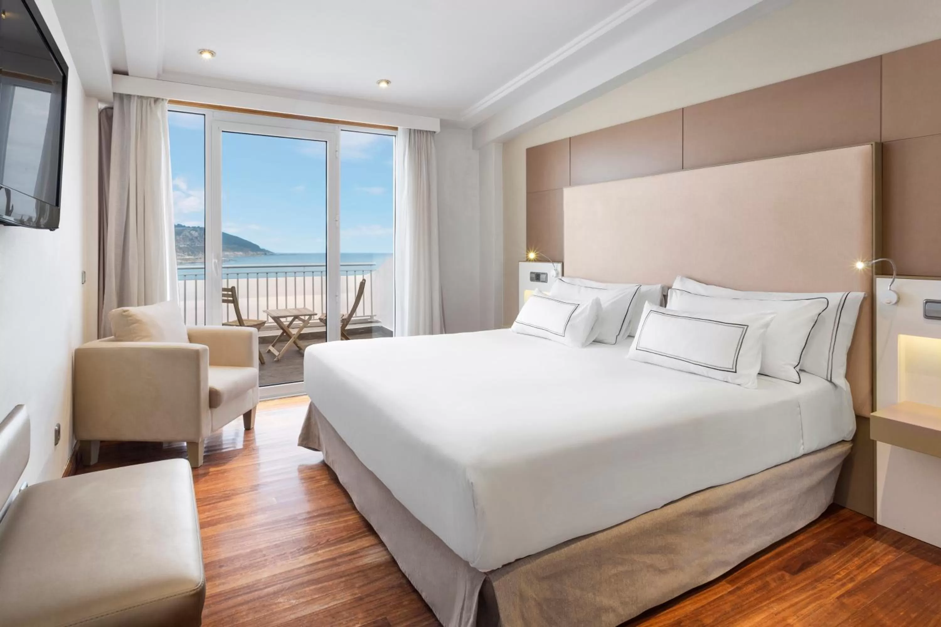 Junior Suite with Sea View in Melia Maria Pita