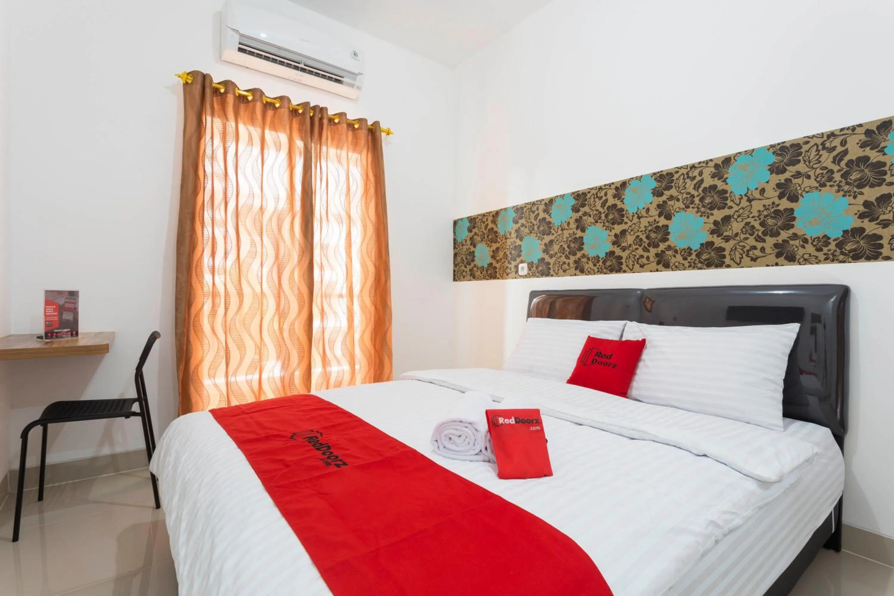 RedDoorz Double Room in RedDoorz Plus @ Boulevard Residence BSD