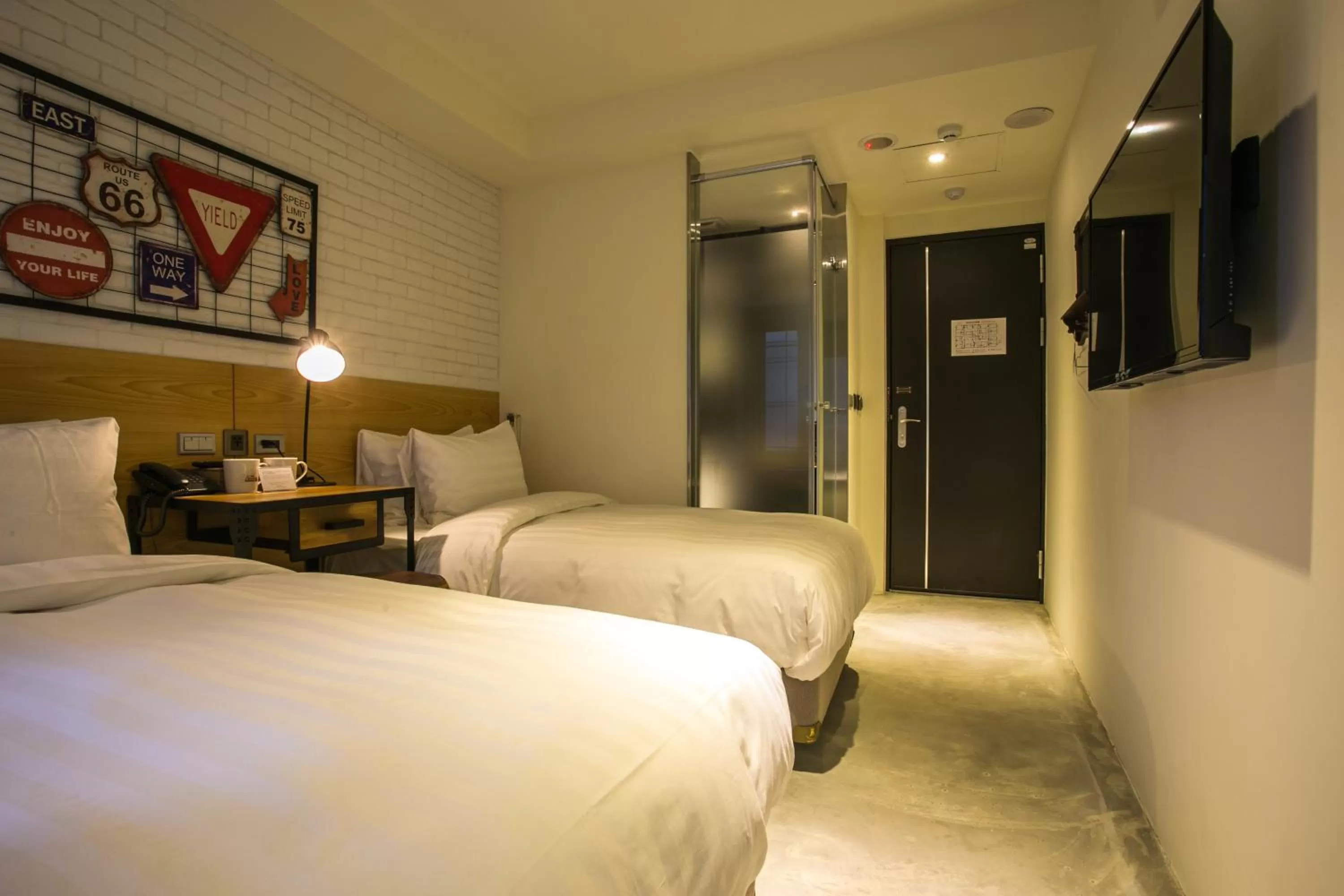Superior Twin Room with Private Bathroom in Re-Change Hotel Taipei