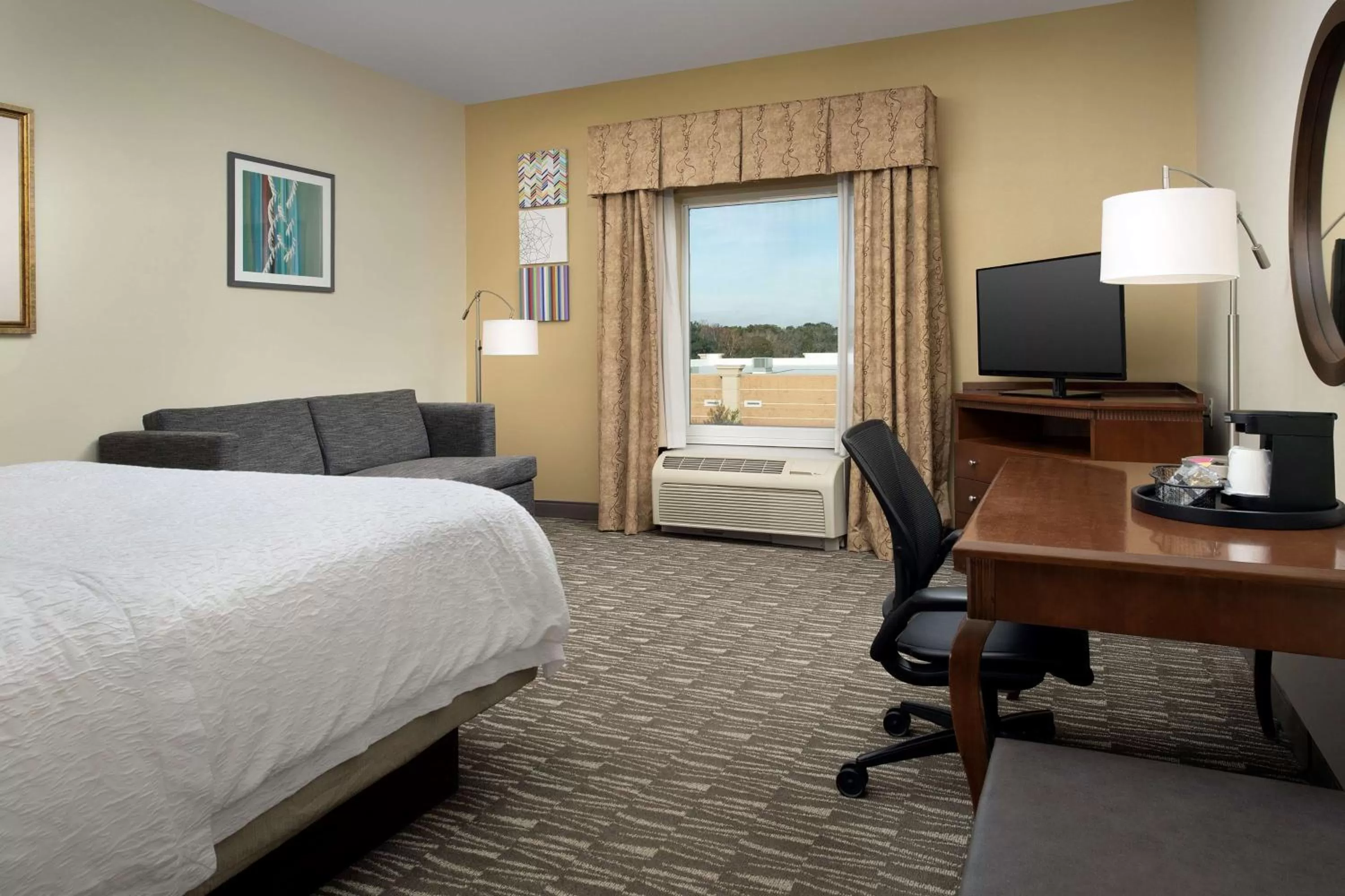 King Room with King Bed - Non-Smoking in Hampton Inn & Suites Lakeland-South Polk Parkway
