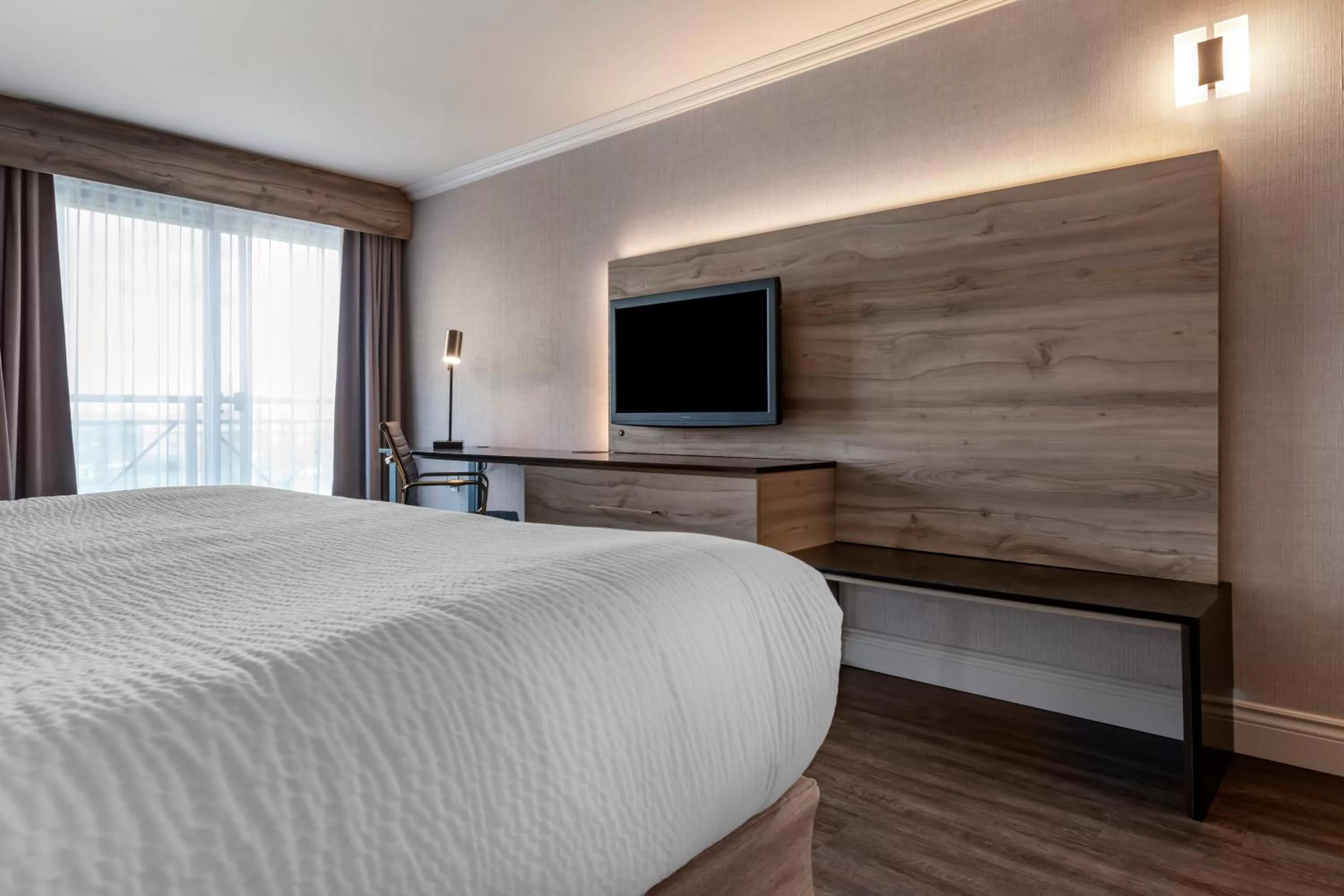 One-Bedroom King Suite with Sofa Bed and Kitchenette in Best Western Plus Edmundston