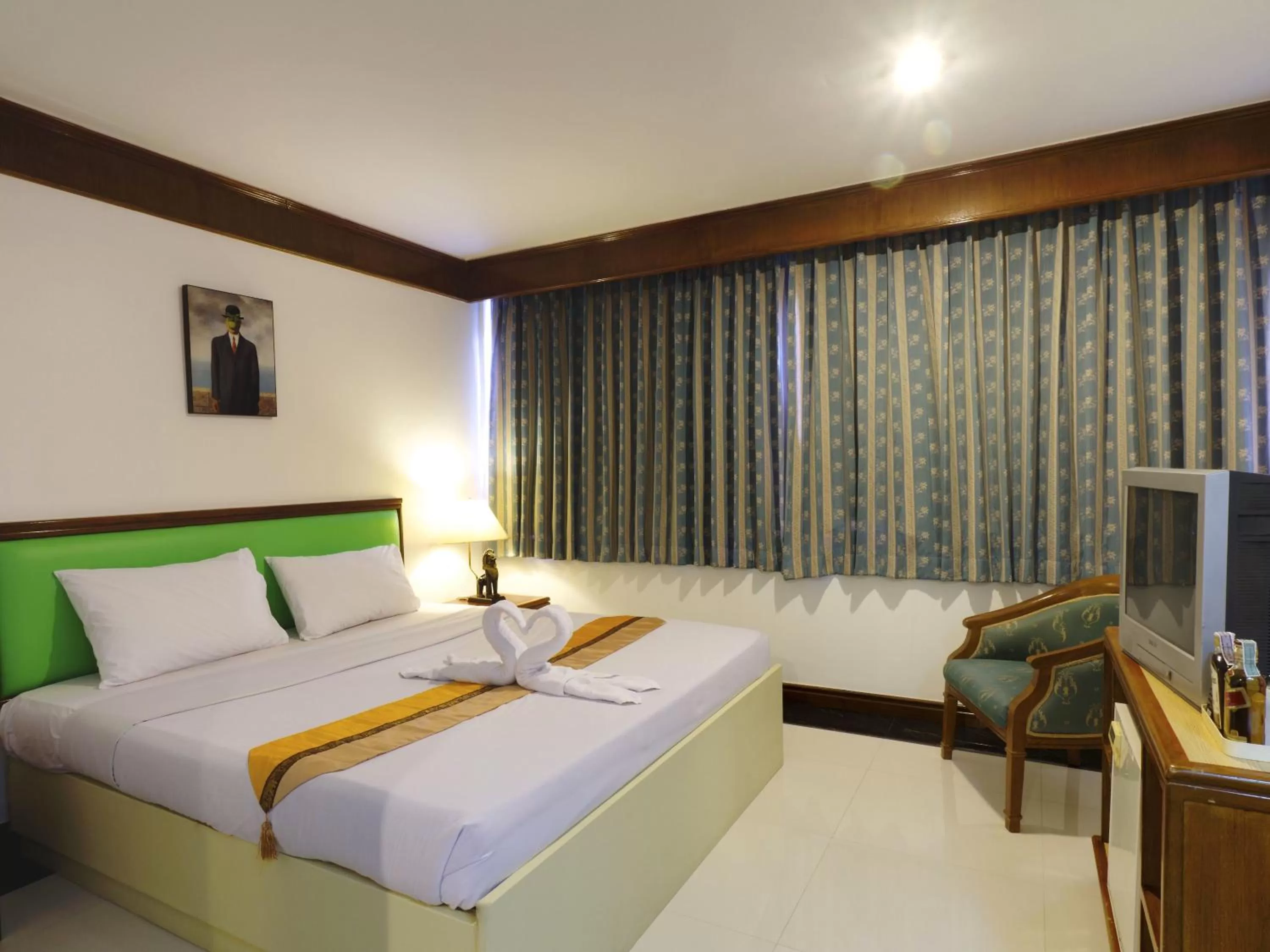 Superior Double or Twin Room in Silom Avenue Inn