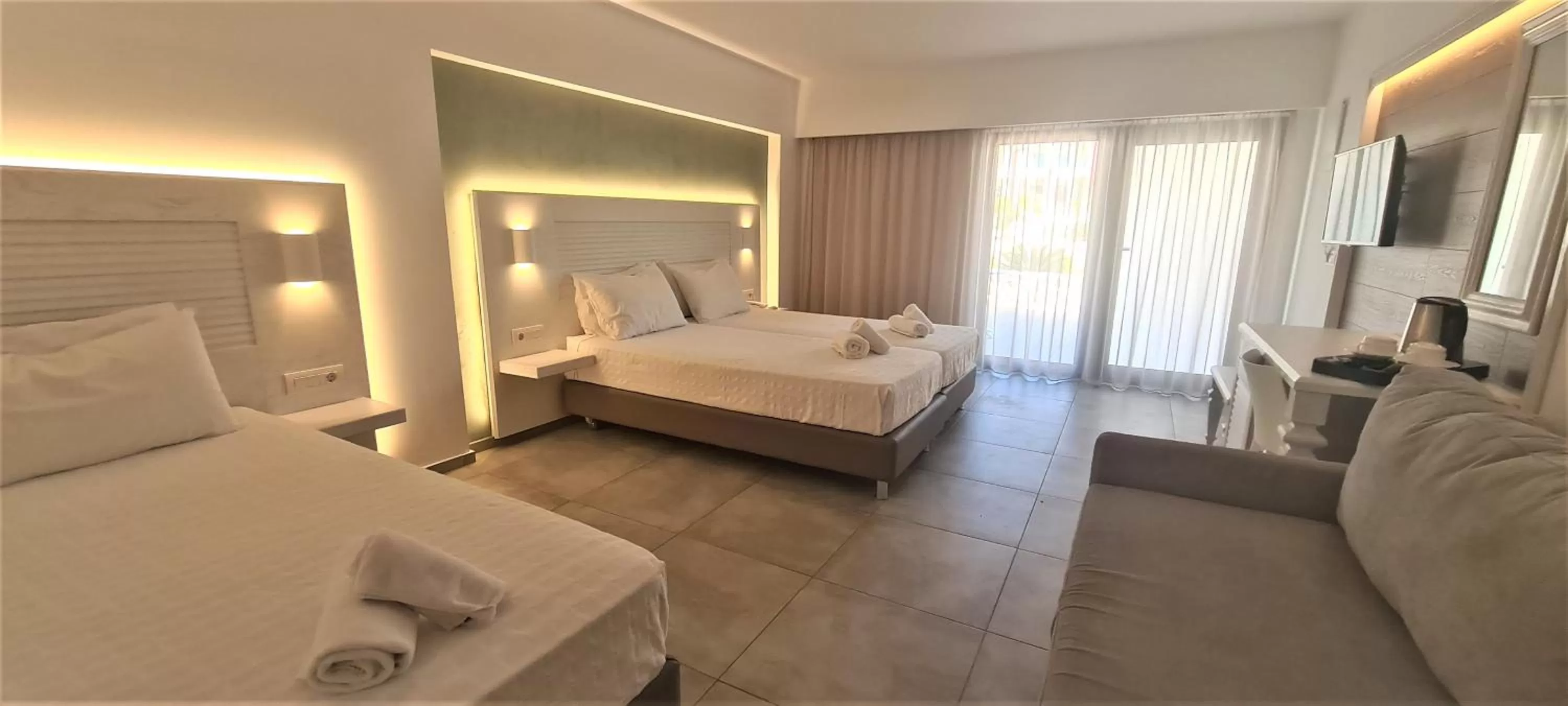 Deluxe Family with Garden View 1 in Apollon Hotel