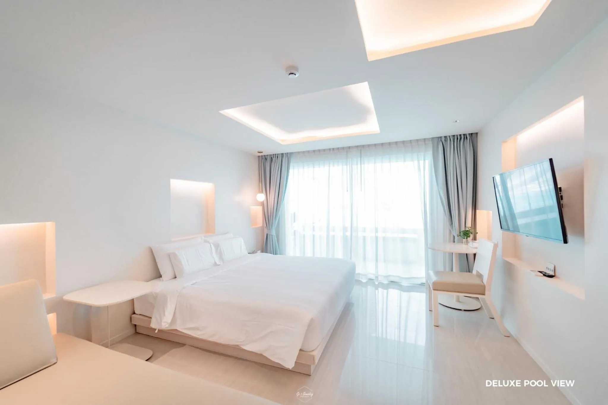 Pool Access in Prima Hotel Pattaya