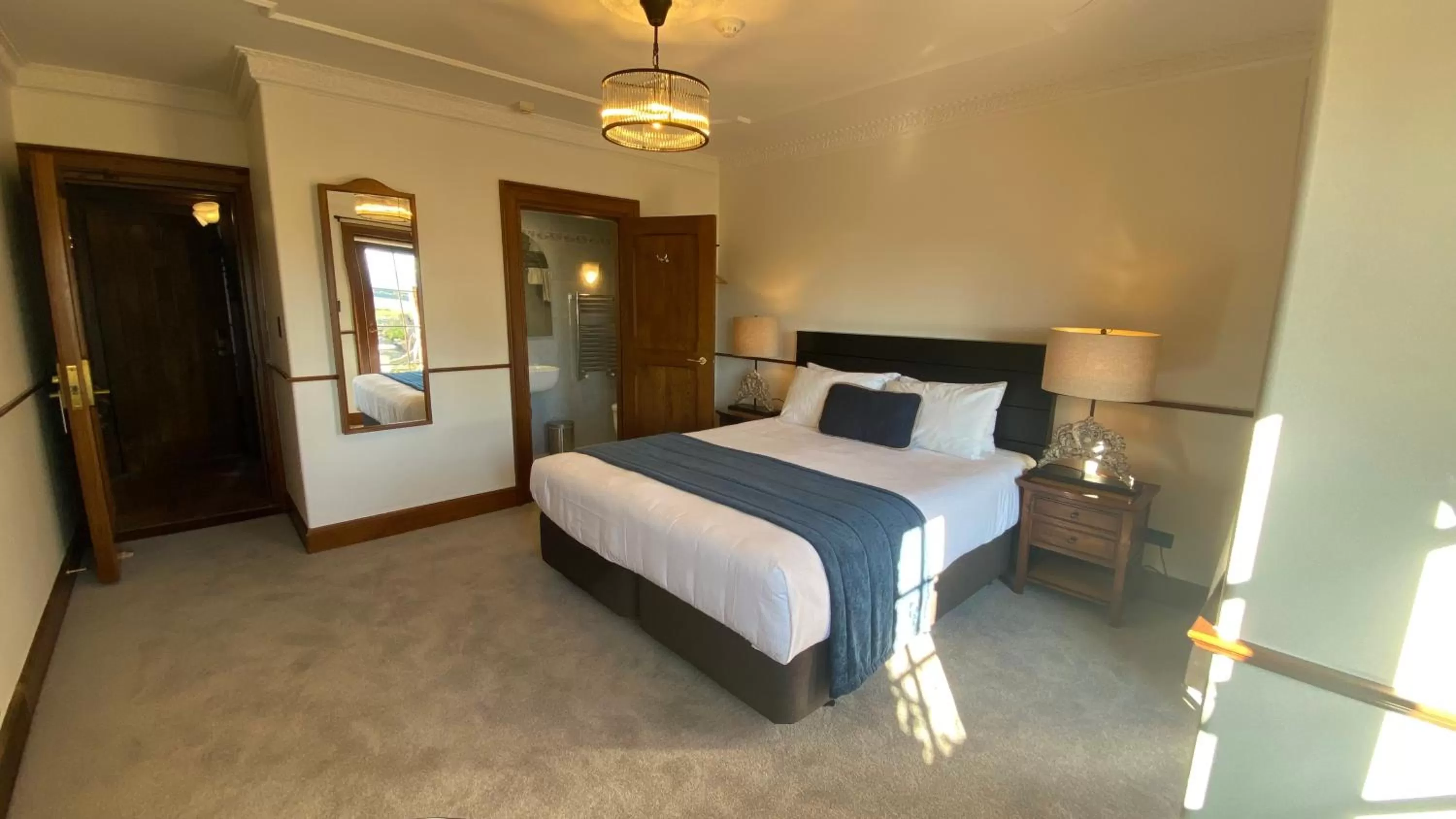 King Room in Grand Arden Monaco Nelson