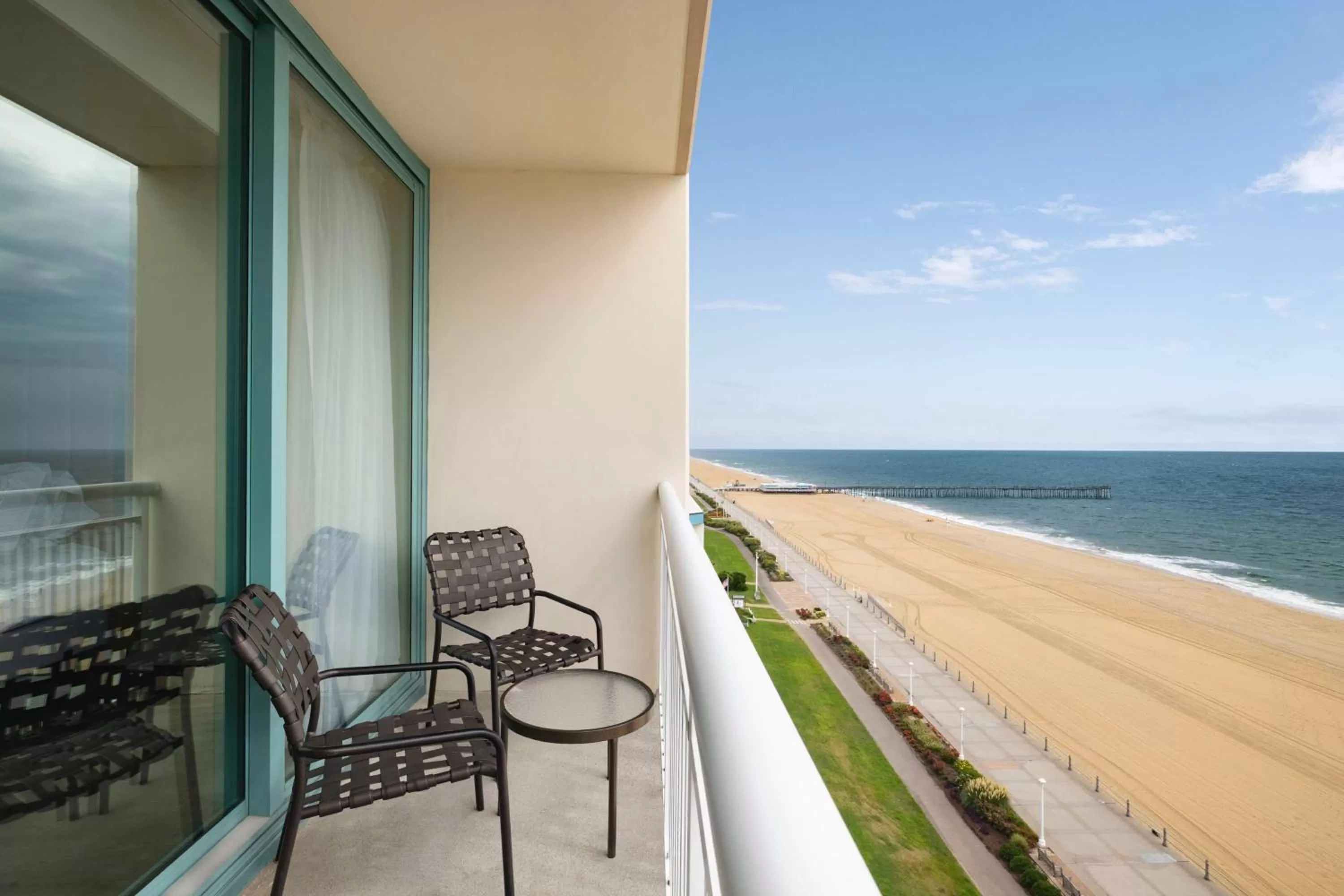 Oceanfront, 2 Queen Beds only in Hampton Inn Virginia Beach-Oceanfront South