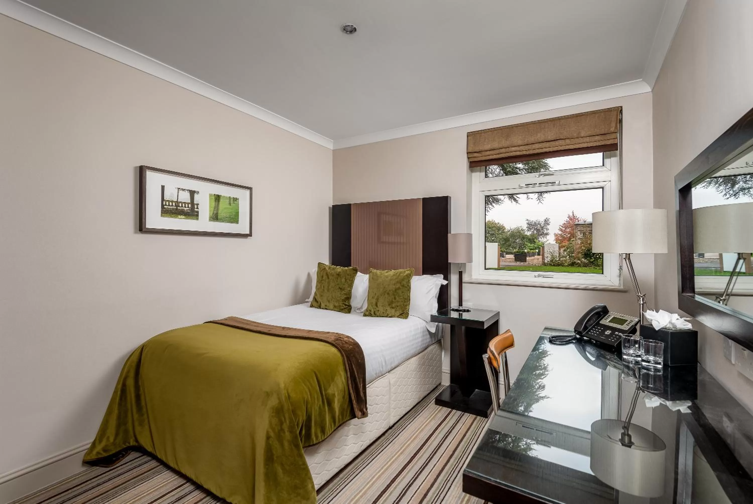 Single Room - Annex in Hartsfield Manor