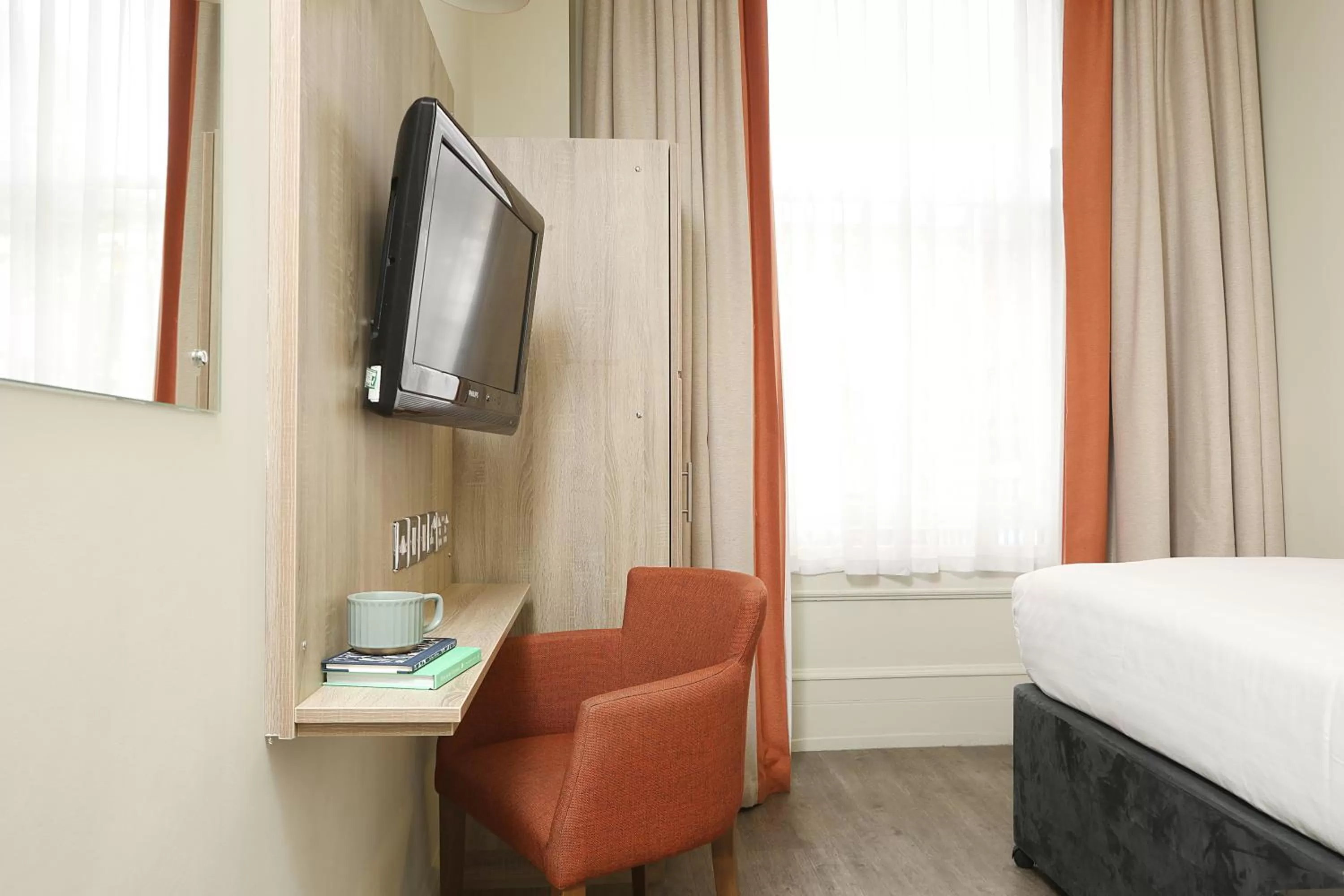 Twin Room in Cairn Hotel & Apartments