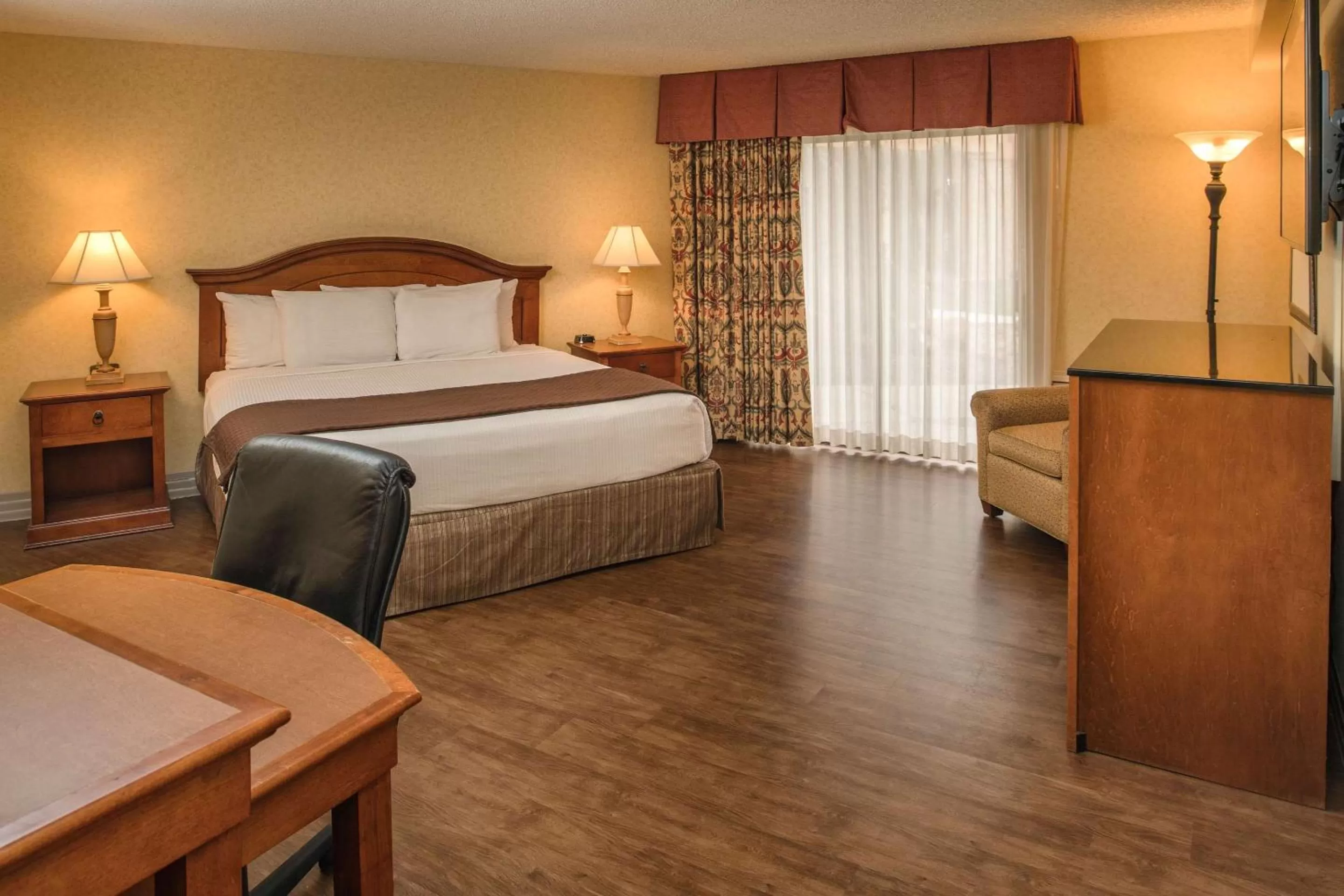 King Studio in Red Lion Hotel Pasco Airport & Conference Center