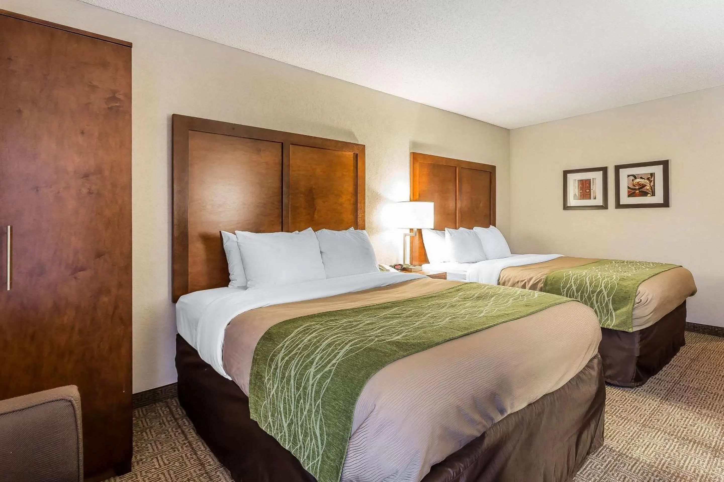 Queen Room with Two Queen Beds - Non-Smoking in Quality Inn Summerville-Charleston
