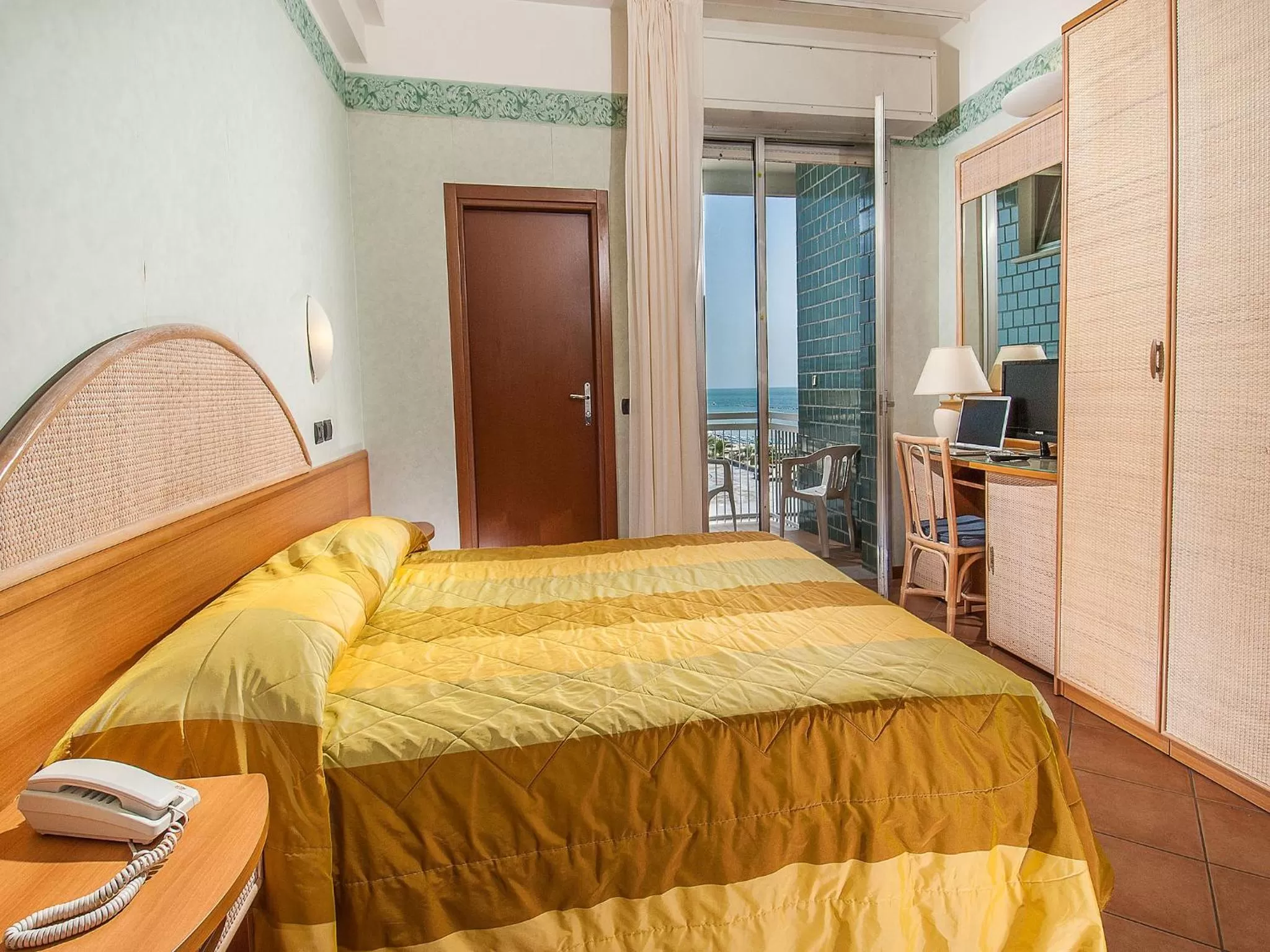 Deluxe Double or Twin Room with Sea View in Hotel Corallo