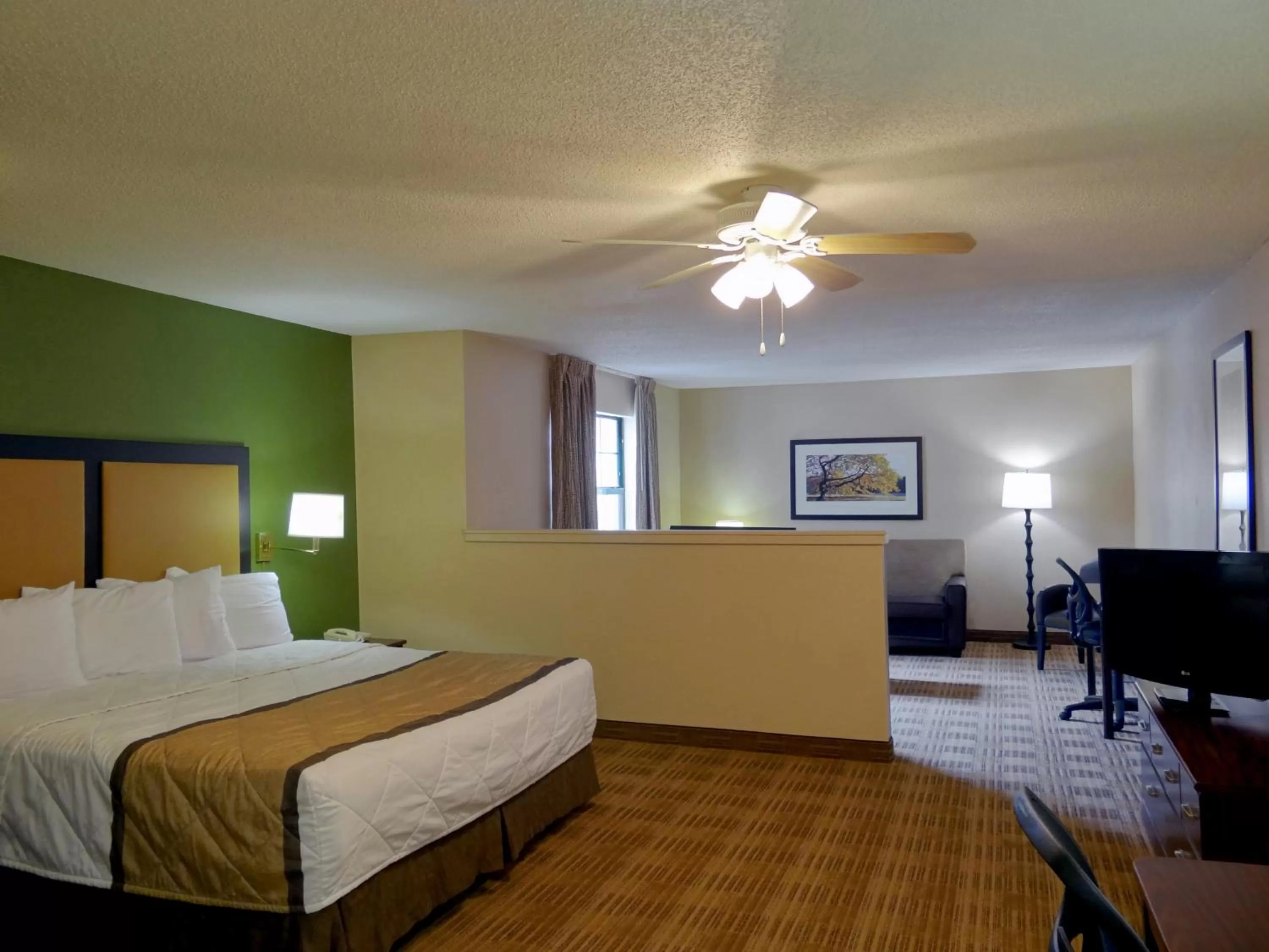 Deluxe Studio with 1 King Bed - Non-Smoking in Extended Stay America Suites - Princeton - West Windsor