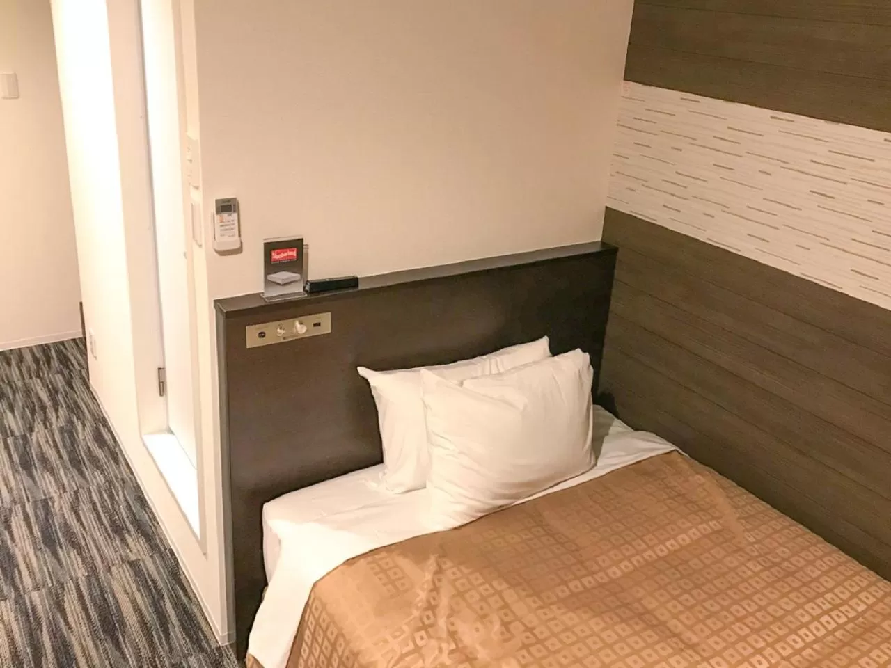 Double Room with Small Double Bed - single occupancy - Smoking in HOTEL LiVEMAX Takamatsu Eki Mae