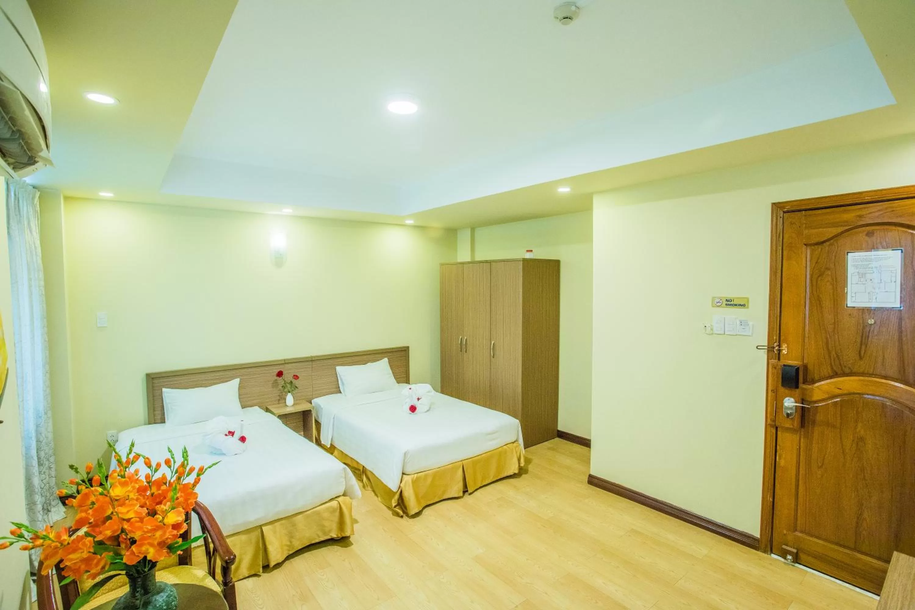 Deluxe Twin Room - single occupancy in Golden Gate China Town Hotel